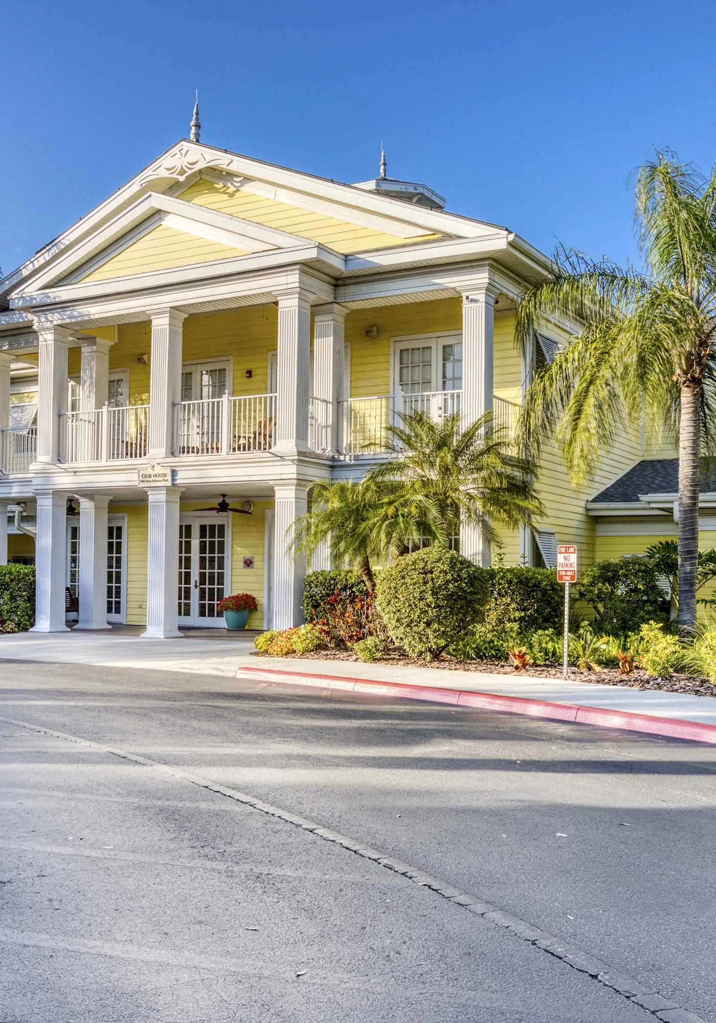 1st floor condo near theme parks, patio, tennis court, sauna