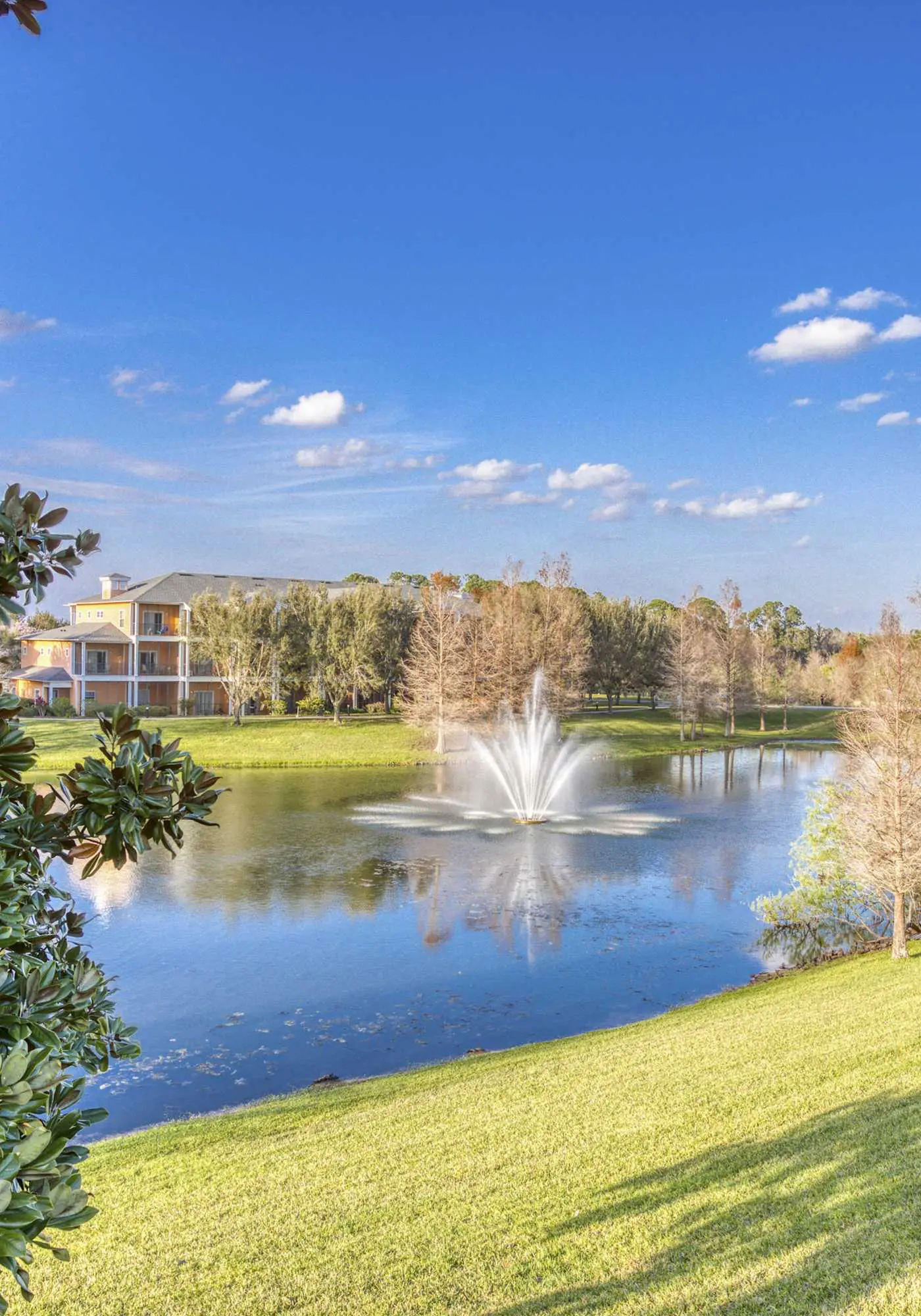 1st floor condo near theme parks, patio, tennis court, sauna