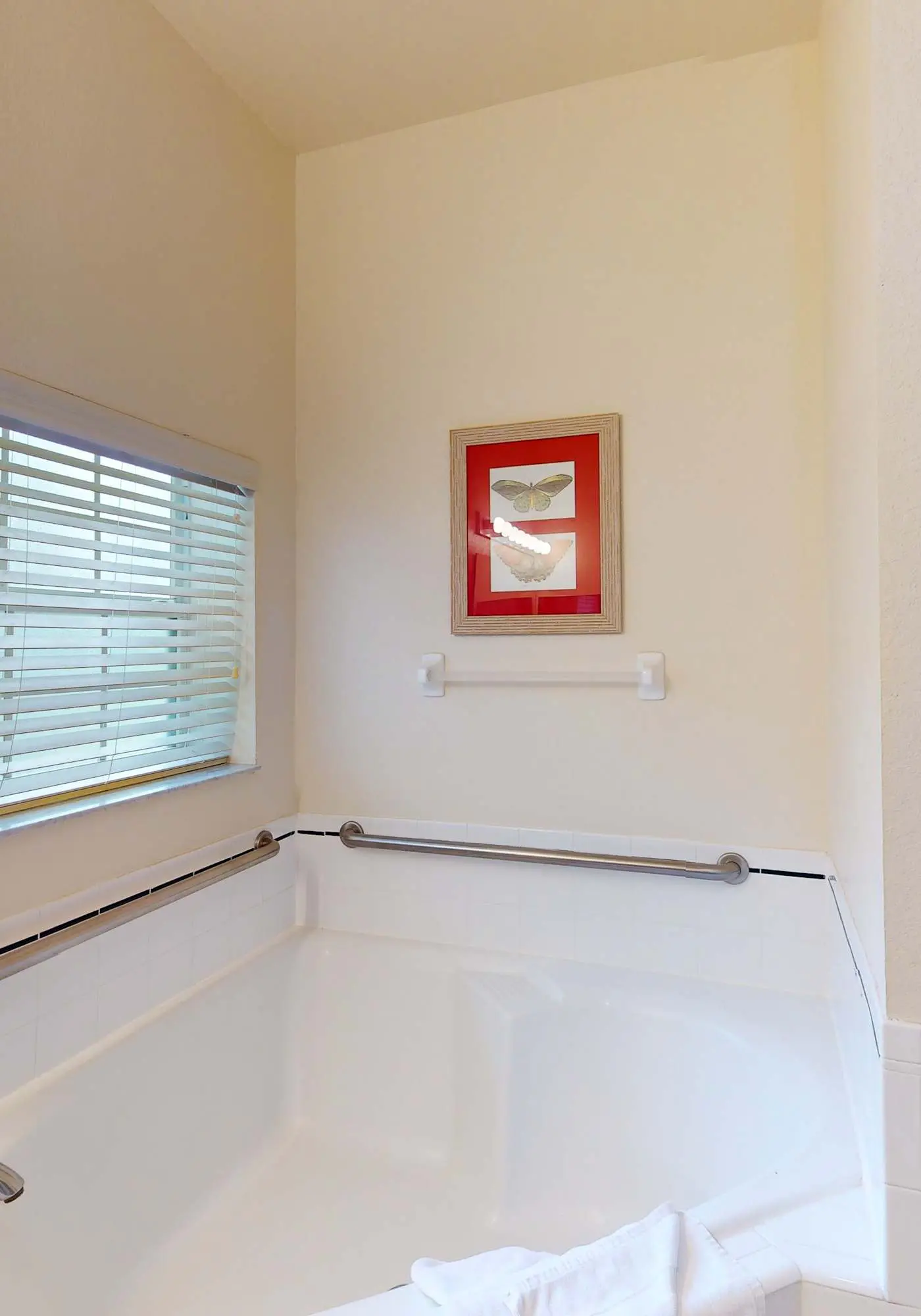 1st floor condo near theme parks, patio, tennis court, sauna
