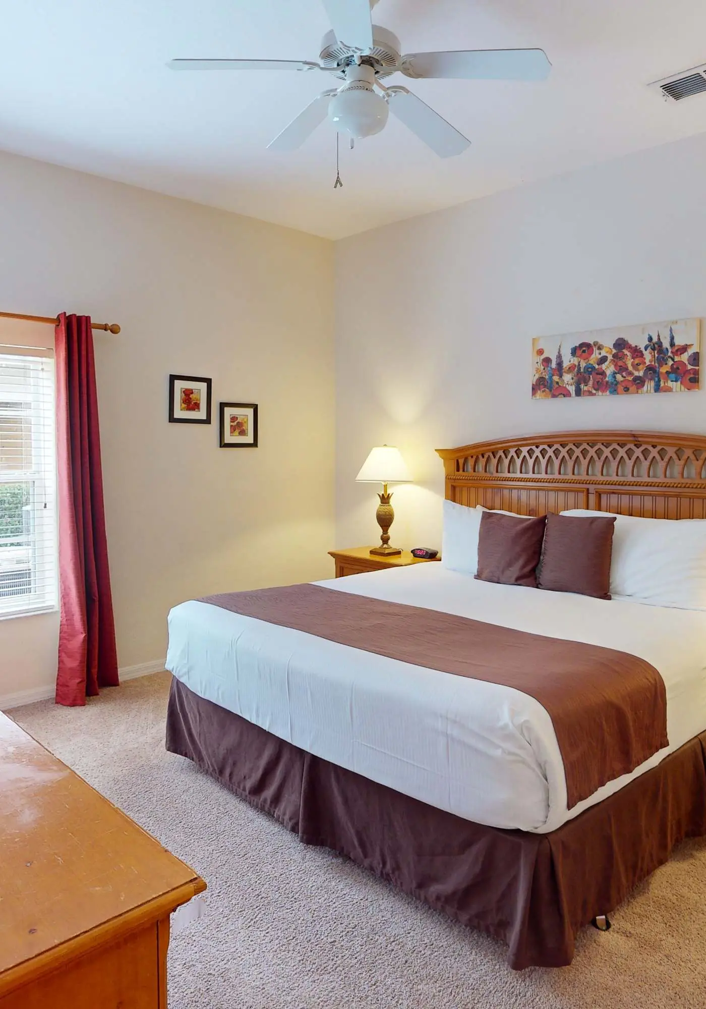 1st floor condo near theme parks, patio, tennis court, sauna