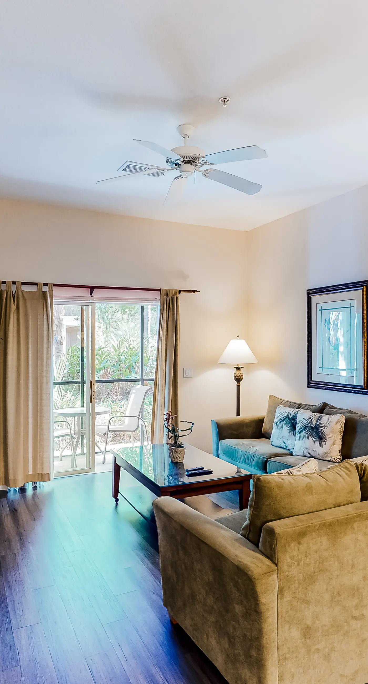 Lovely Family Condo Close to Theme Parks w/Patio, Free WiFi, Shared Pool/Hot Tub