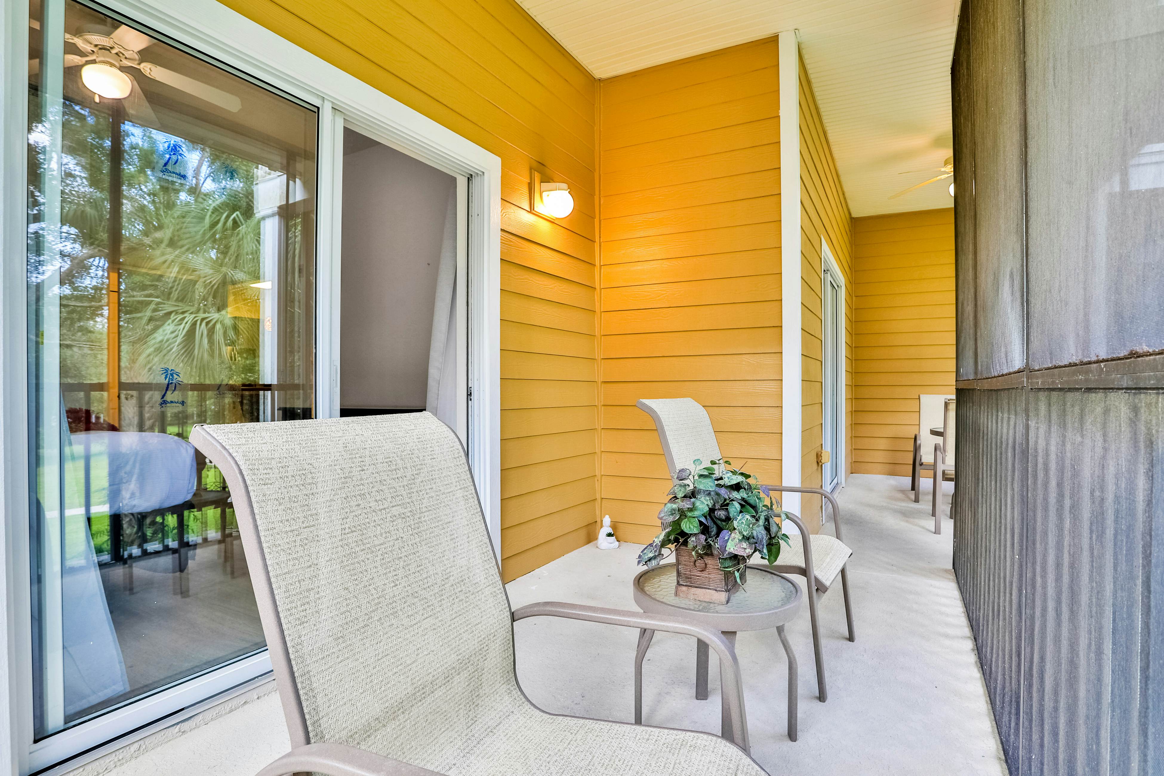 Condo w/ shared pools, fitness center - near Old Lake Davenport & Disney