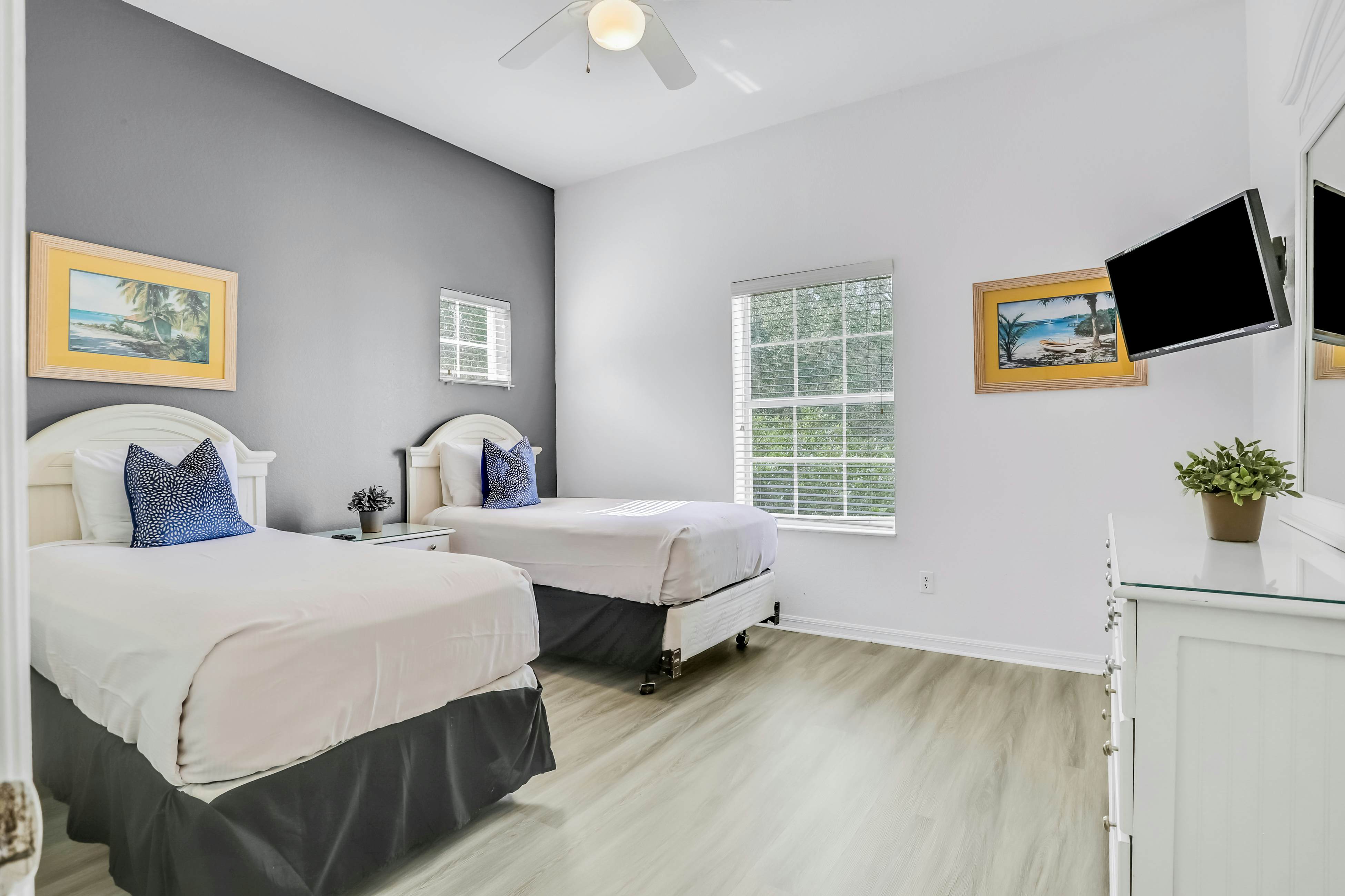 Condo w/ shared pools, fitness center - near Old Lake Davenport & Disney