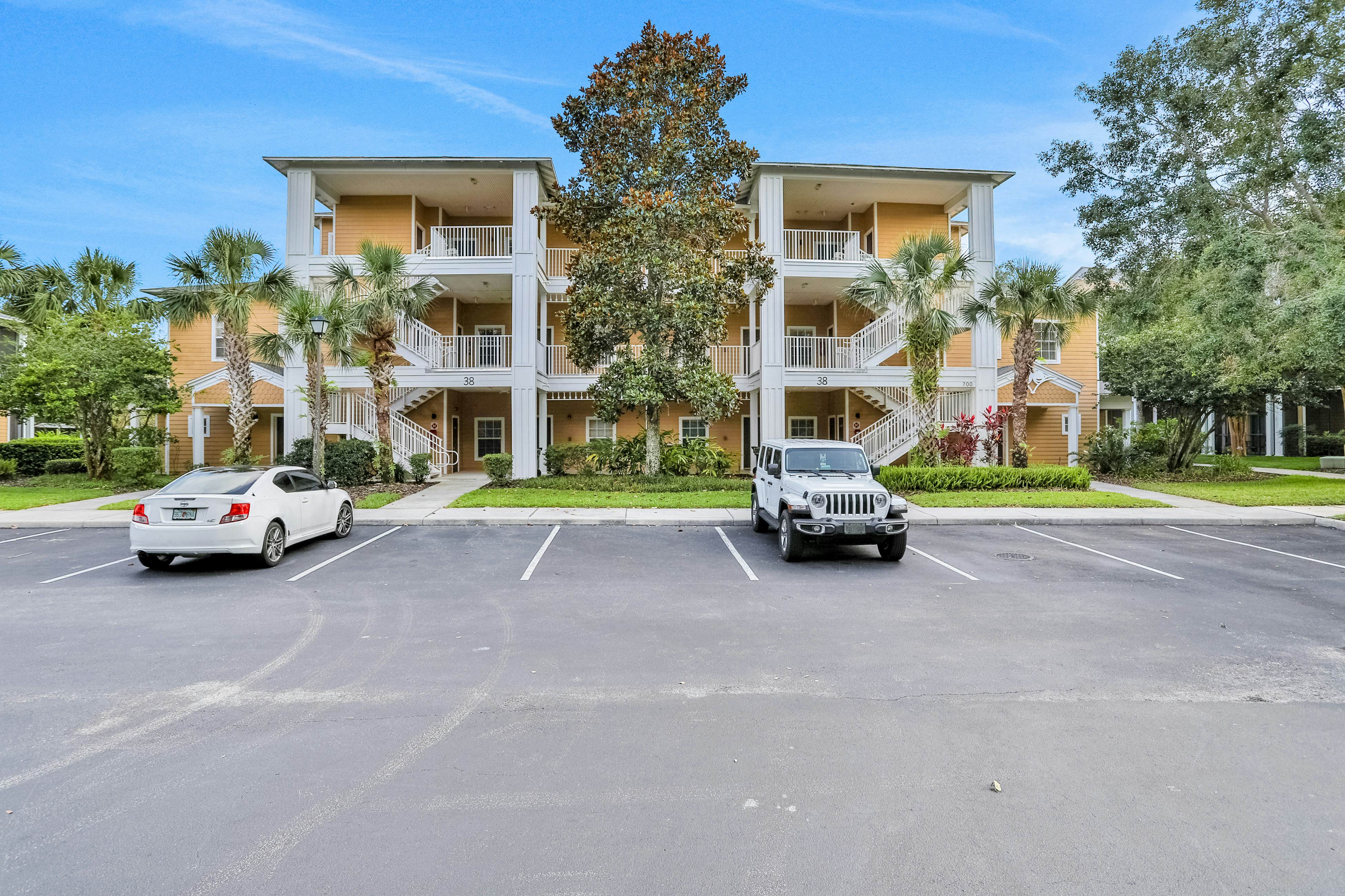 Condo w/ shared pools, fitness center - near Old Lake Davenport & Disney