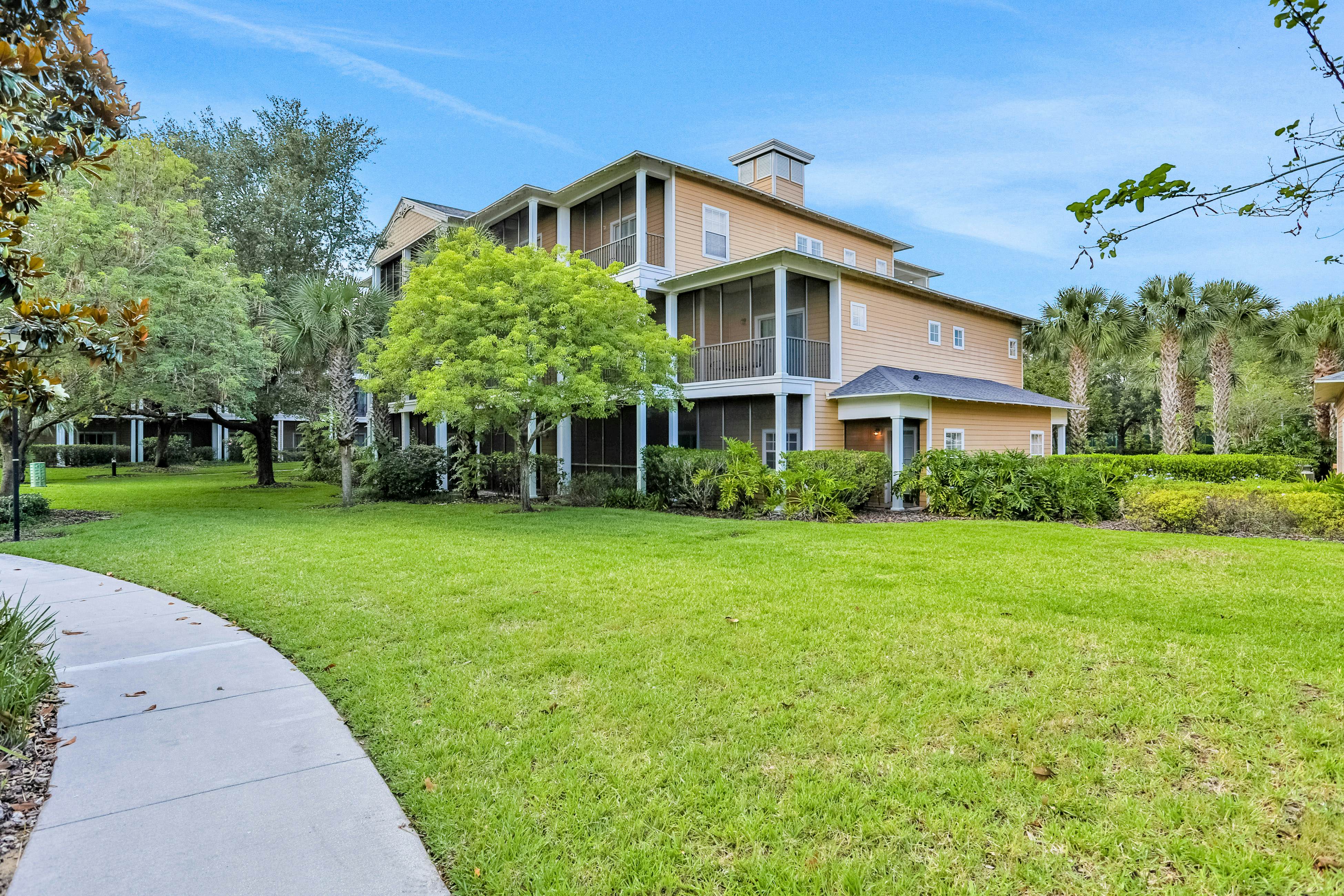 Condo w/ shared pools, fitness center - near Old Lake Davenport & Disney