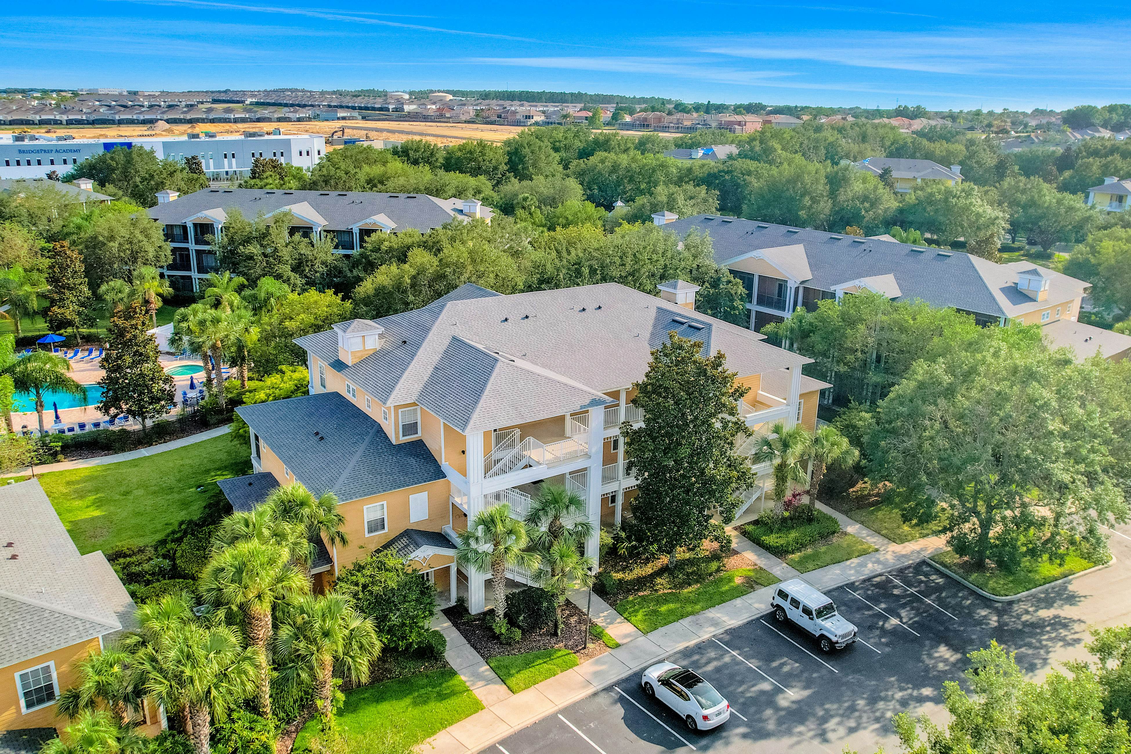 Condo w/ shared pools, fitness center - near Old Lake Davenport & Disney