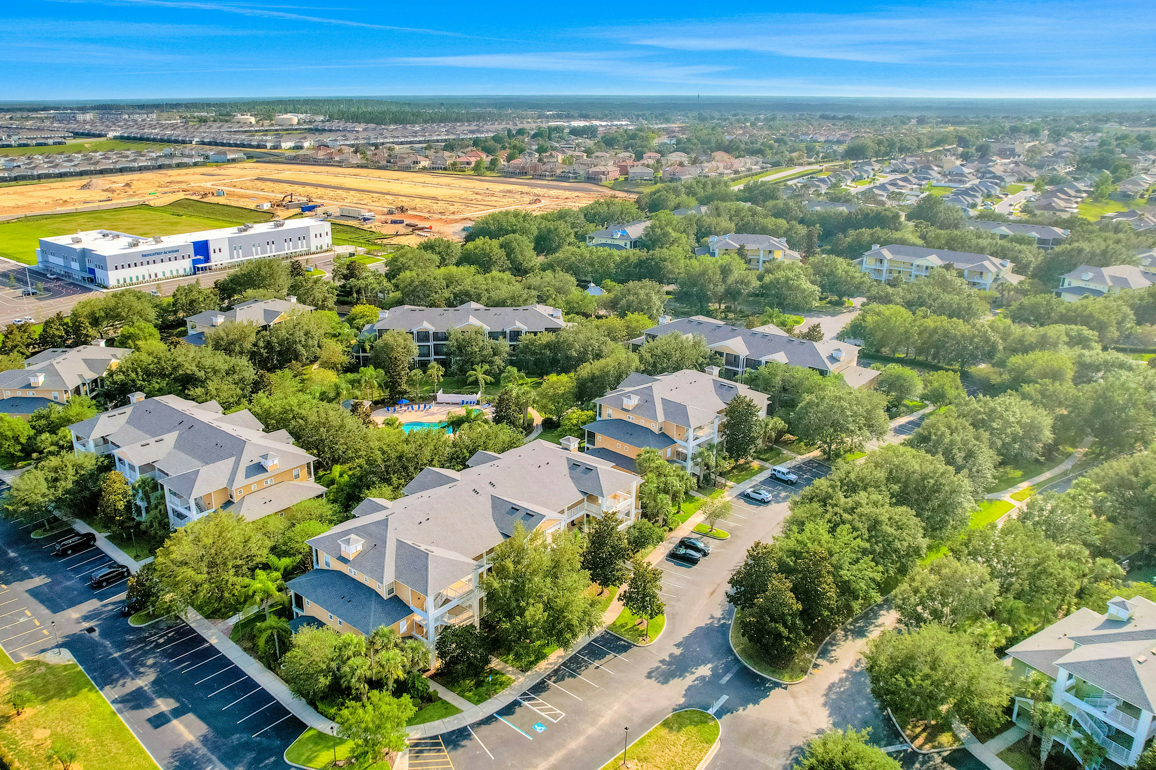 Condo w/ shared pools, fitness center - near Old Lake Davenport & Disney