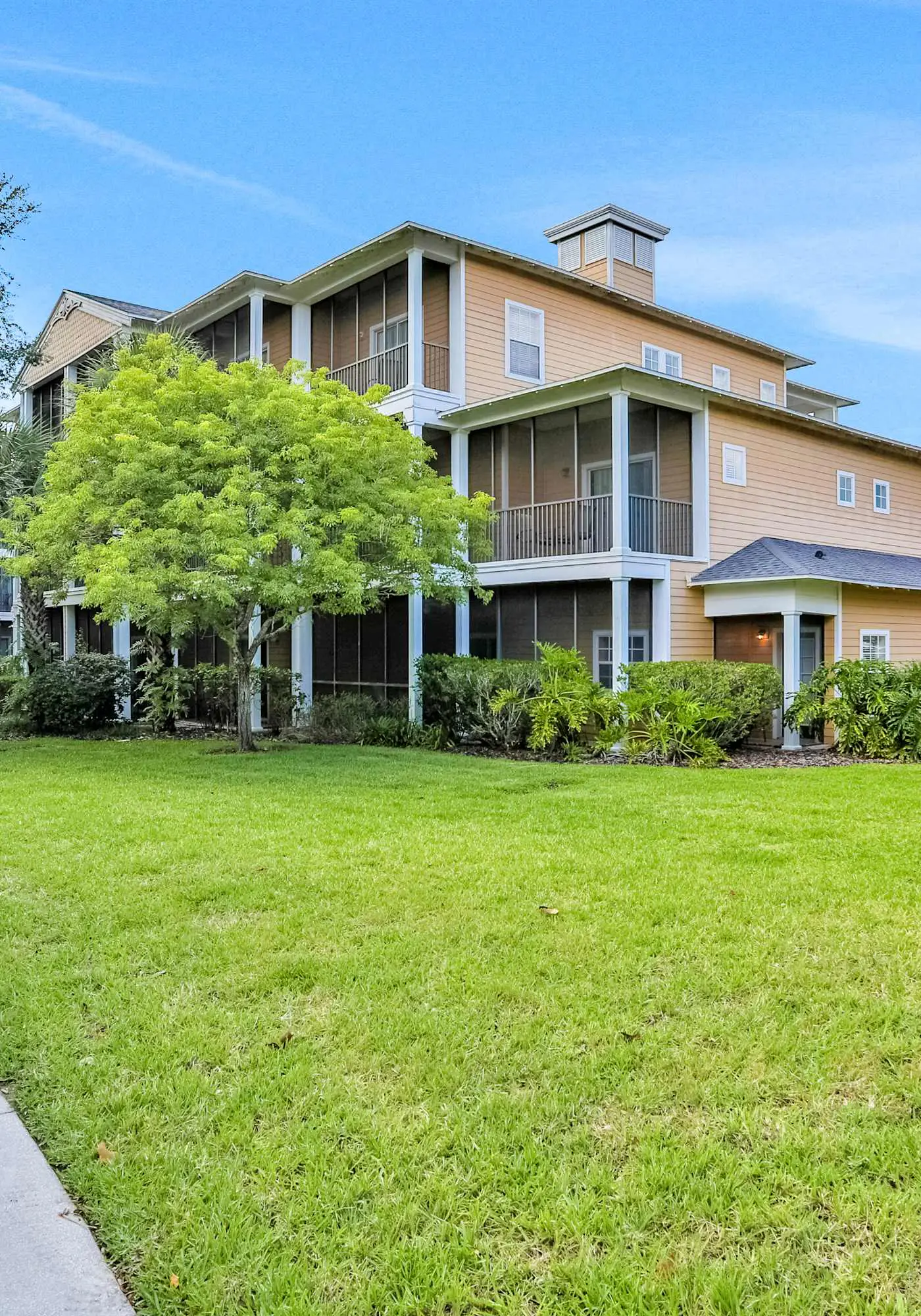 Condo w/ shared pools, fitness center - near Old Lake Davenport & Disney