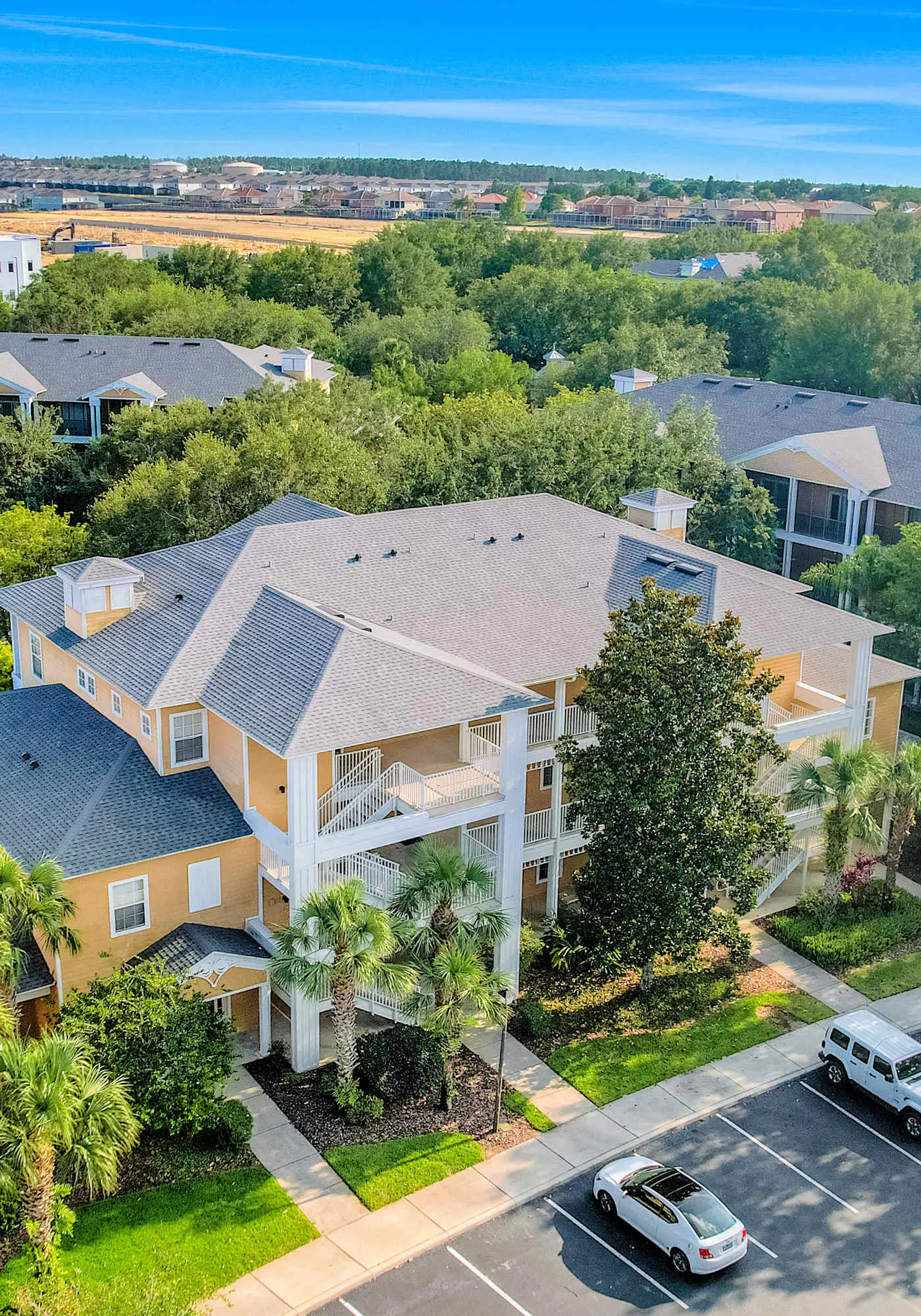 Condo w/ shared pools, fitness center - near Old Lake Davenport & Disney