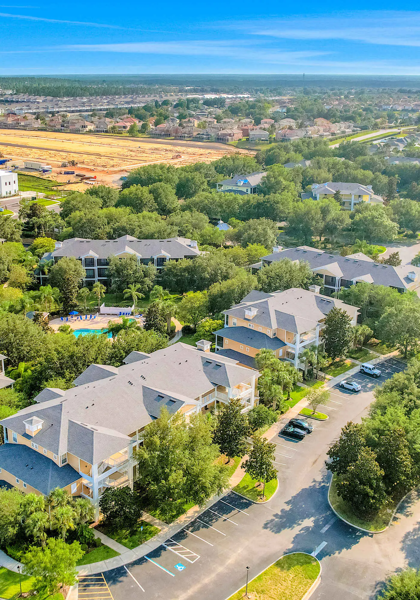 Condo w/ shared pools, fitness center - near Old Lake Davenport & Disney