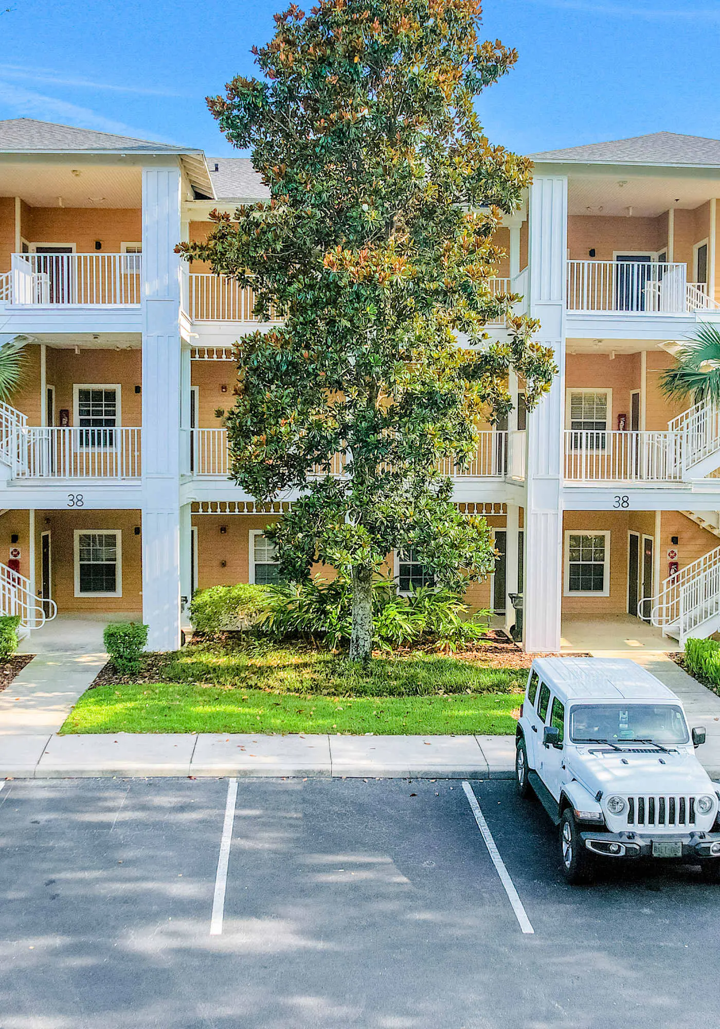Condo w/ shared pools, fitness center - near Old Lake Davenport & Disney