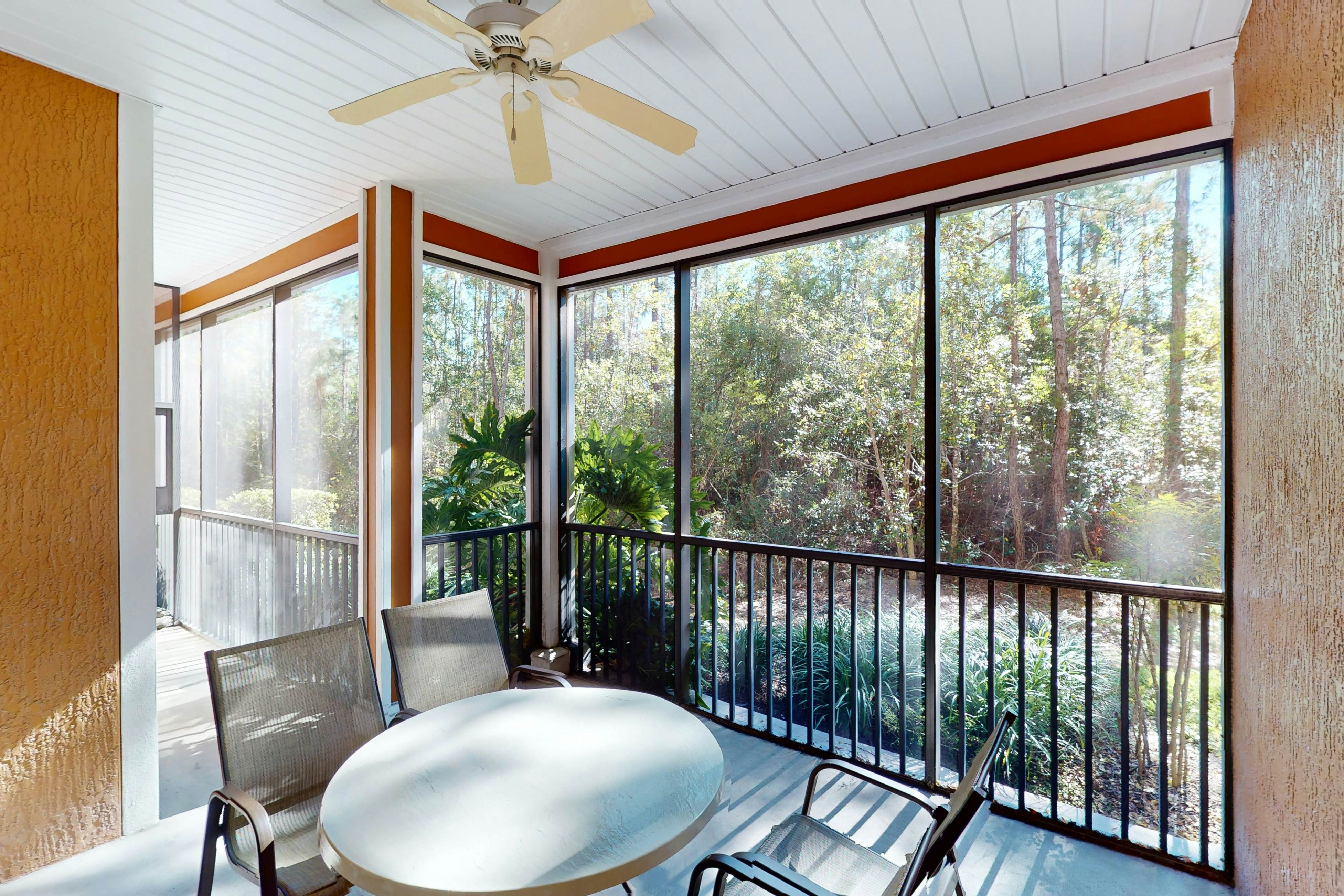 1st floor condo w/ sauna, shared pools, limited-mobility access, patio, gym