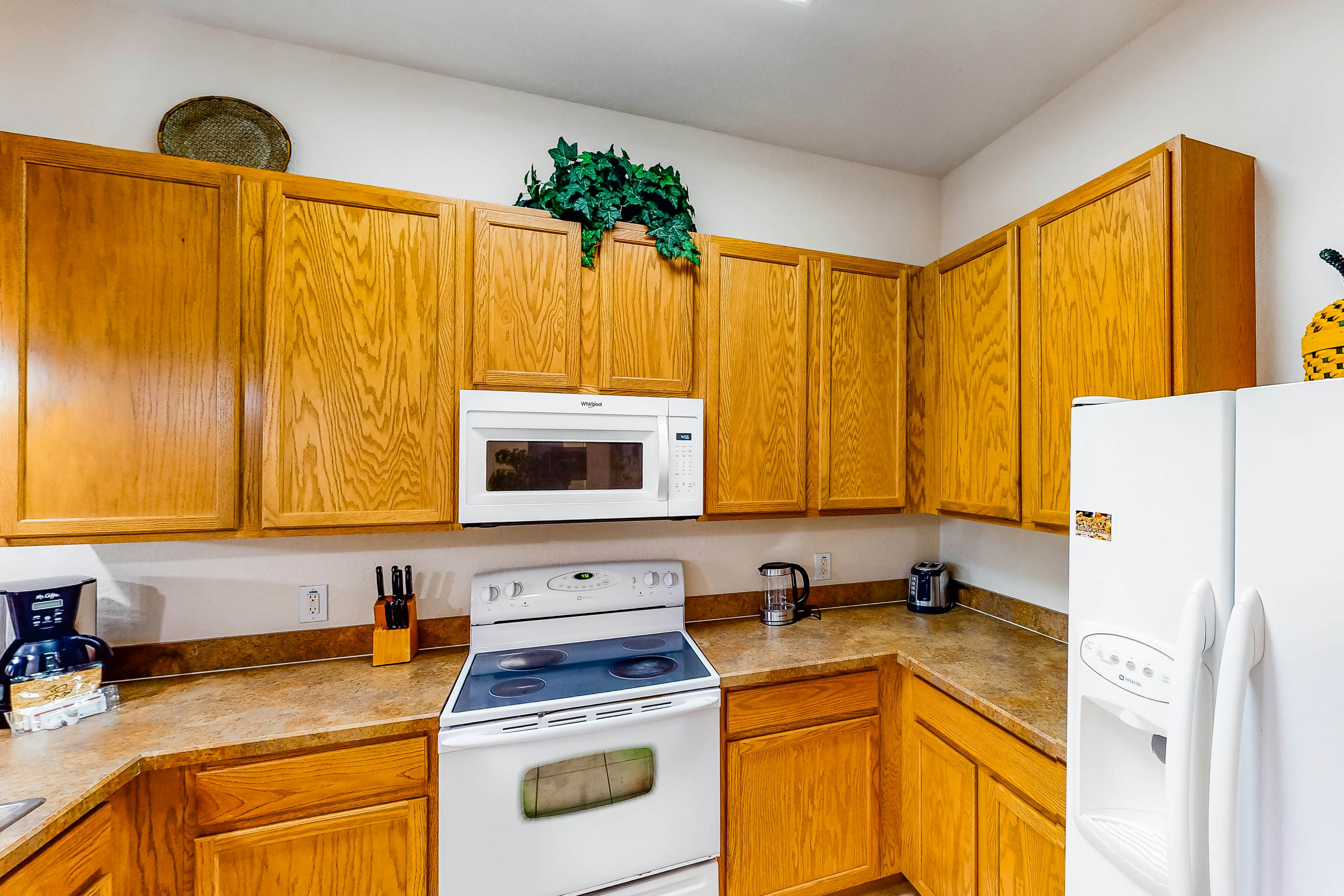 Family-friendly condo w/ shared pools, WiFi, central AC, & private washer/dryer