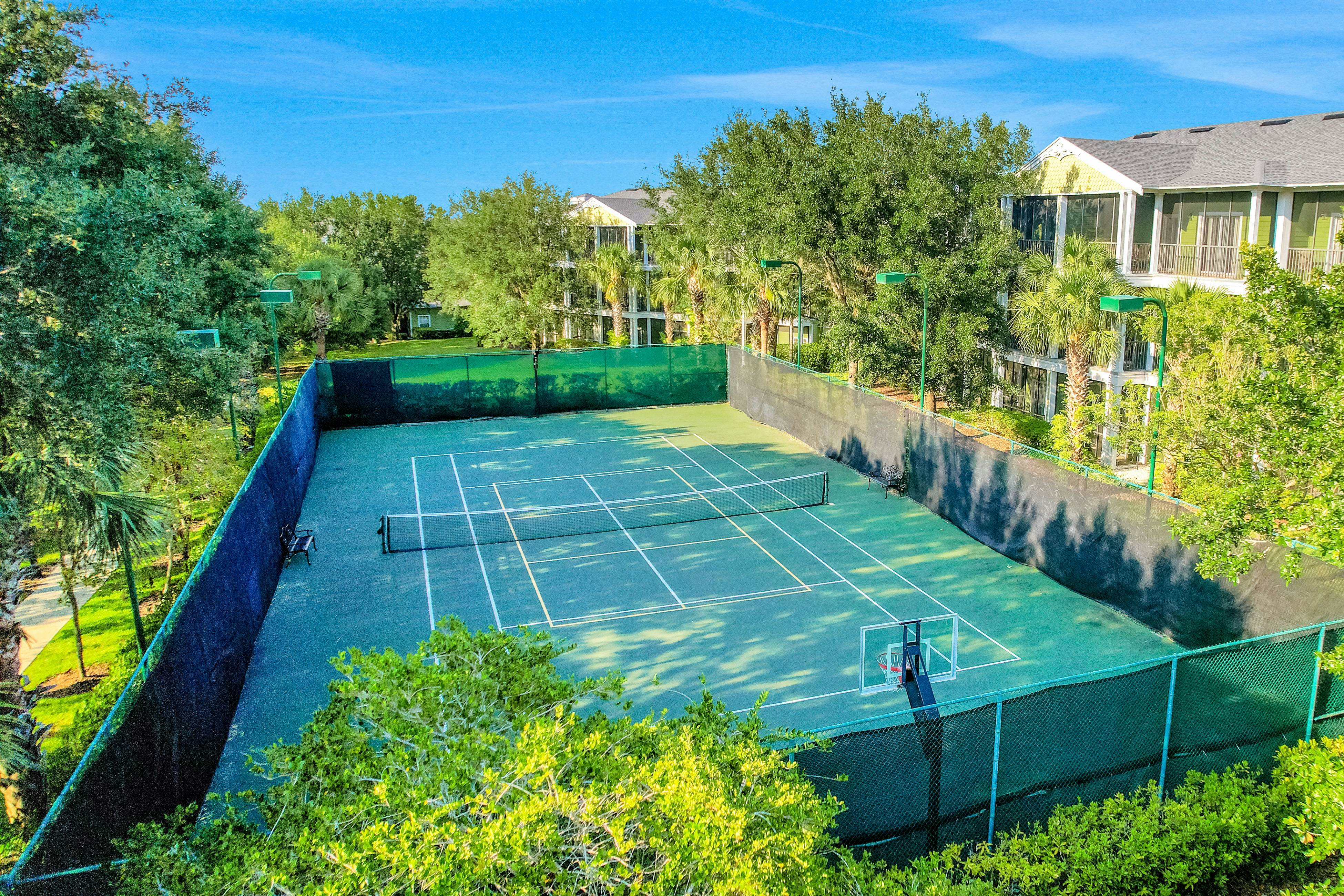 Family-friendly condo w/ shared pools, WiFi, central AC, & private washer/dryer