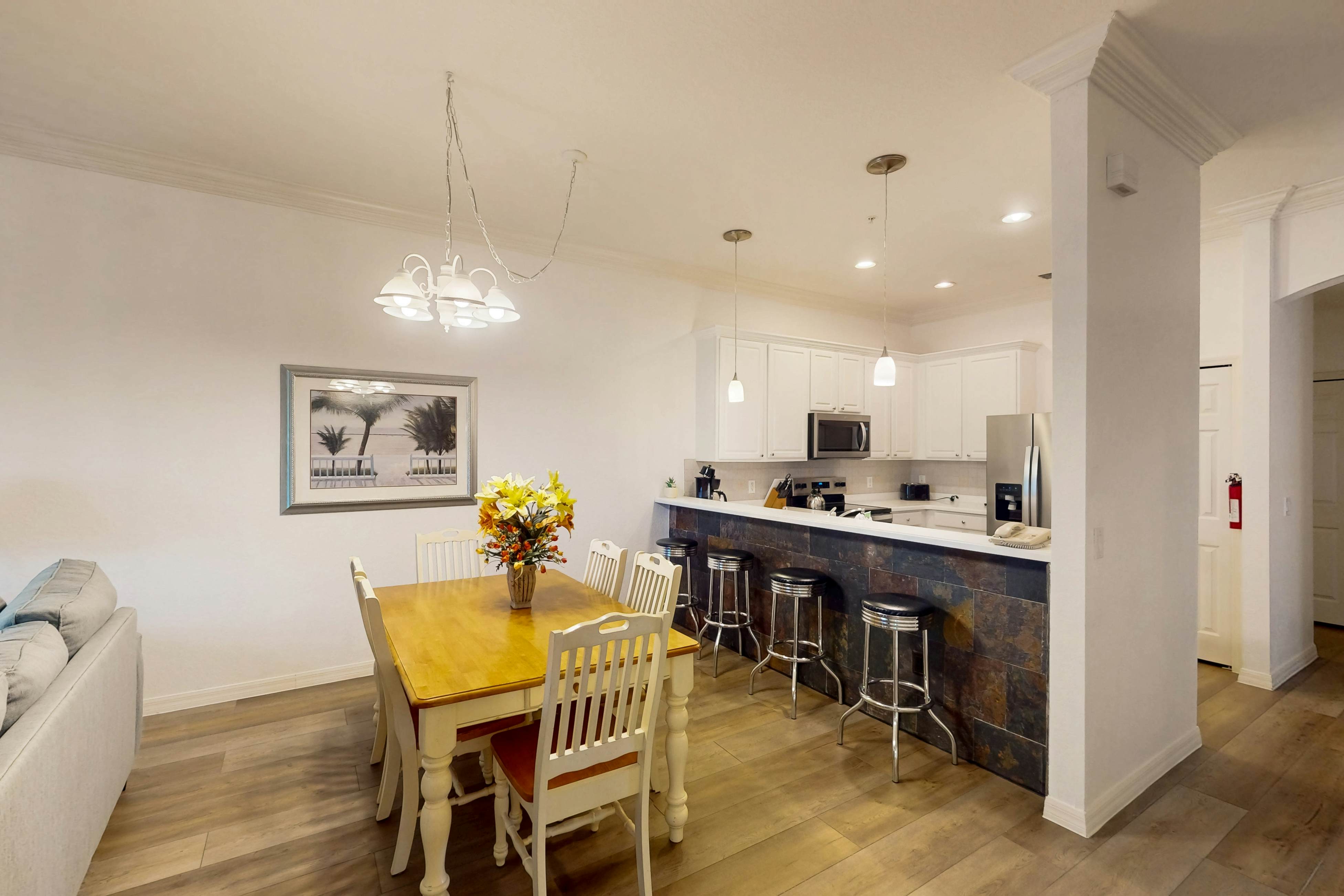 2nd-Floor Comfortable Condo w/ Shared Pools, Hot Tub, High-Speed WiFi, & A/C