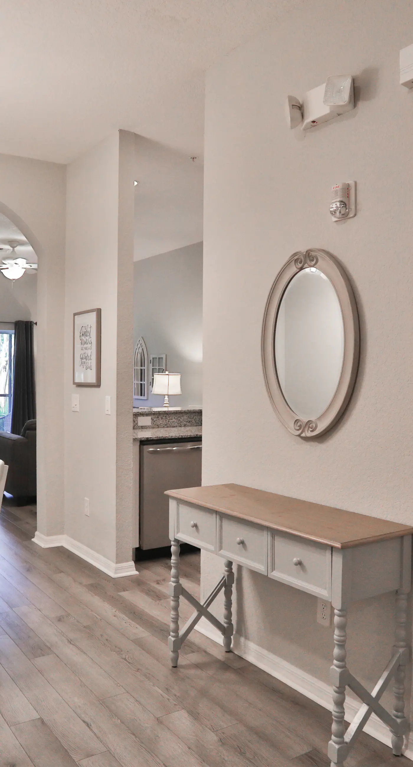 Exclusive 3BR with lakeview & 4 pools