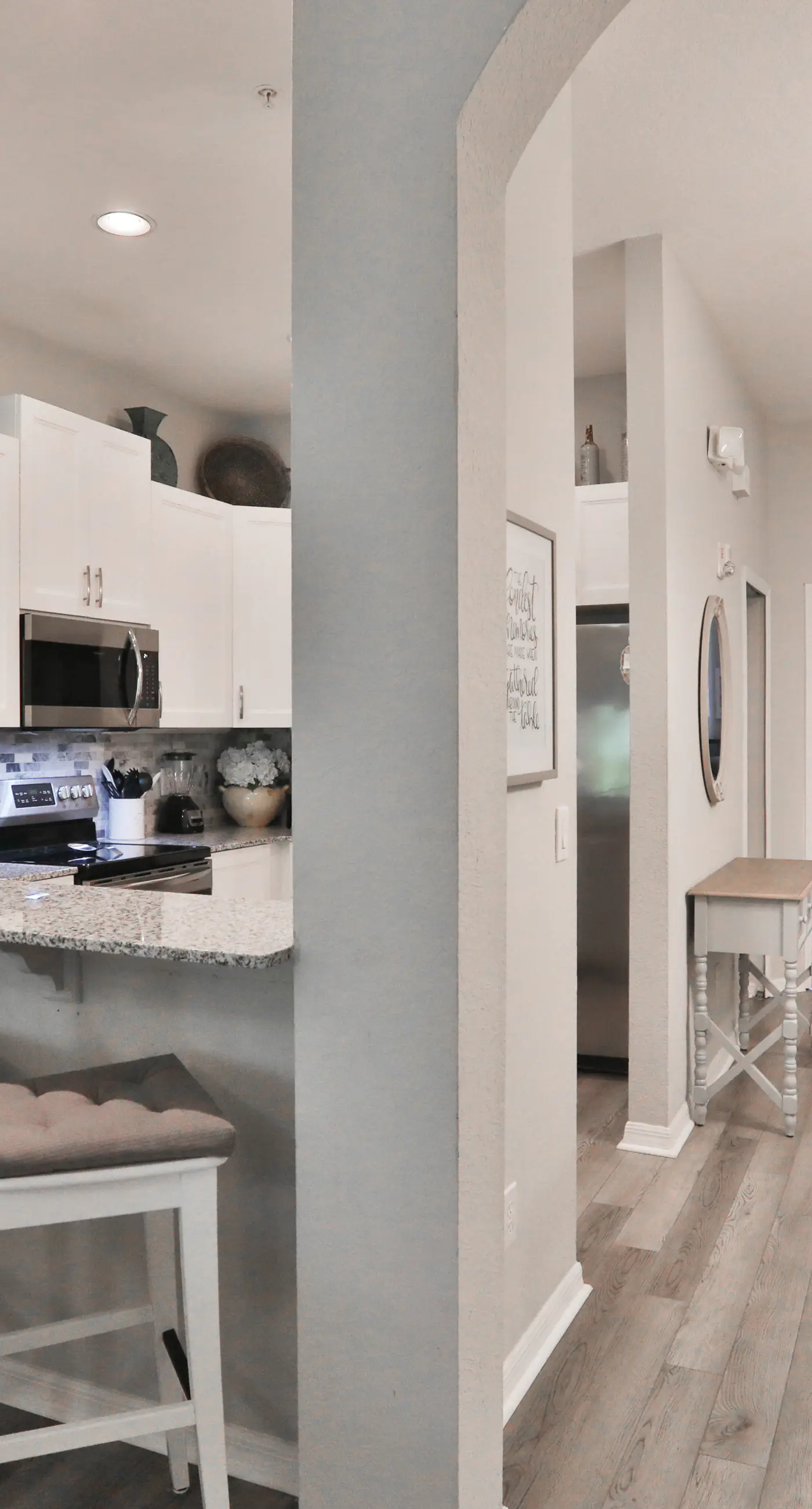 Exclusive 3BR with lakeview & 4 pools