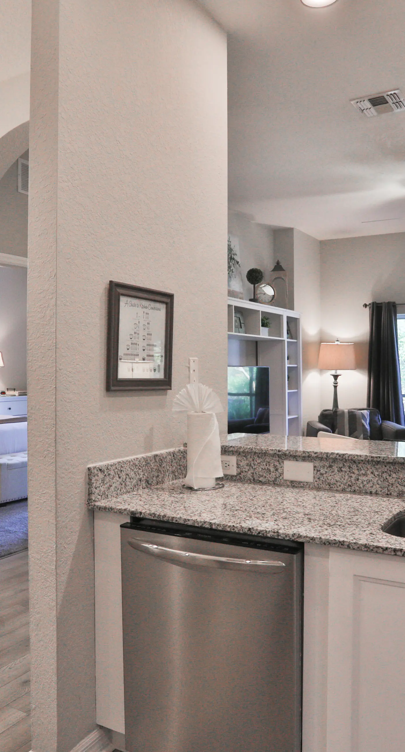 Exclusive 3BR with lakeview & 4 pools