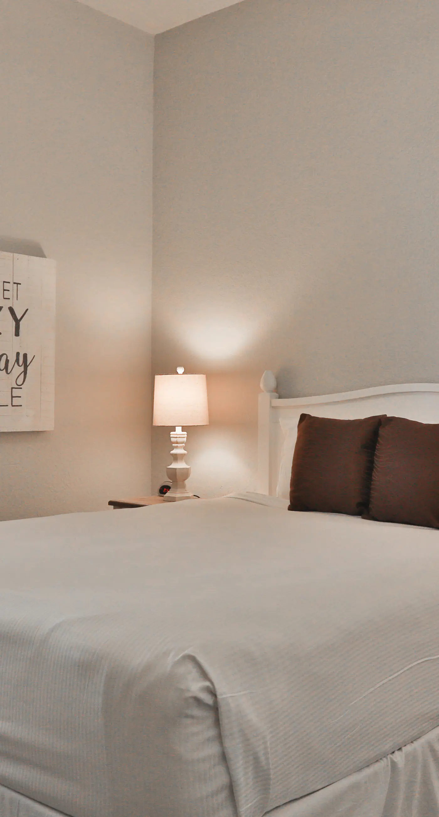 Exclusive 3BR with lakeview & 4 pools