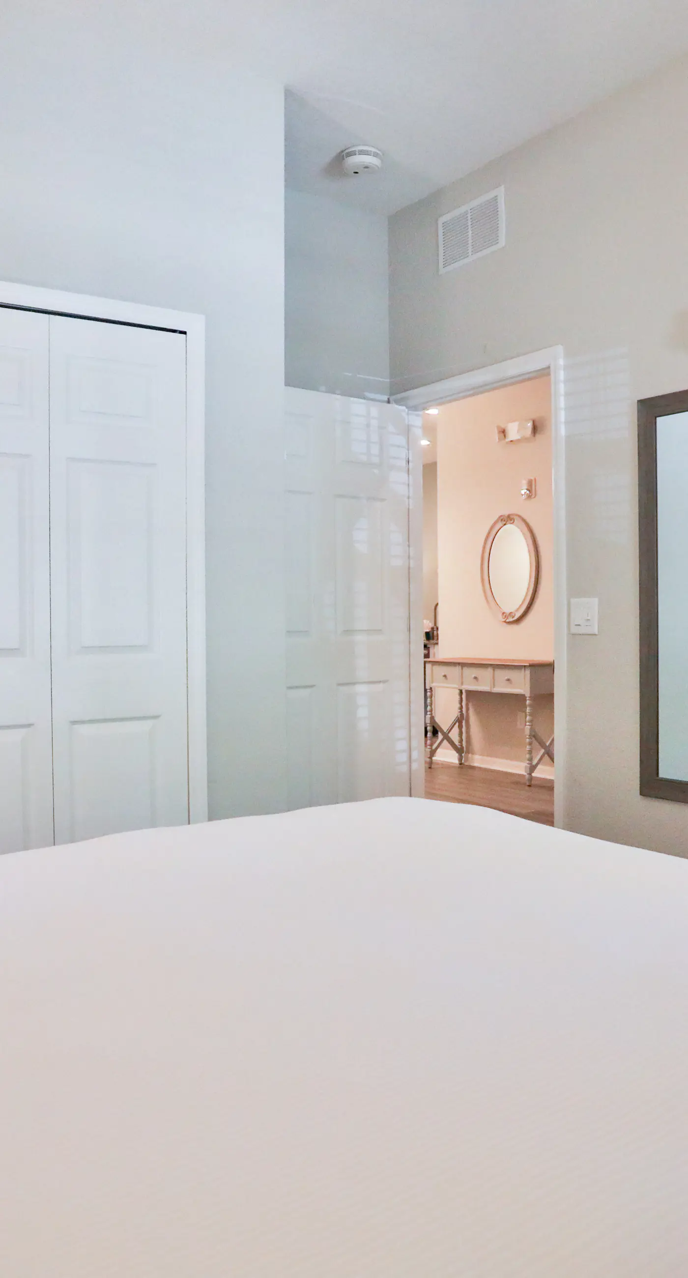 Exclusive 3BR with lakeview & 4 pools