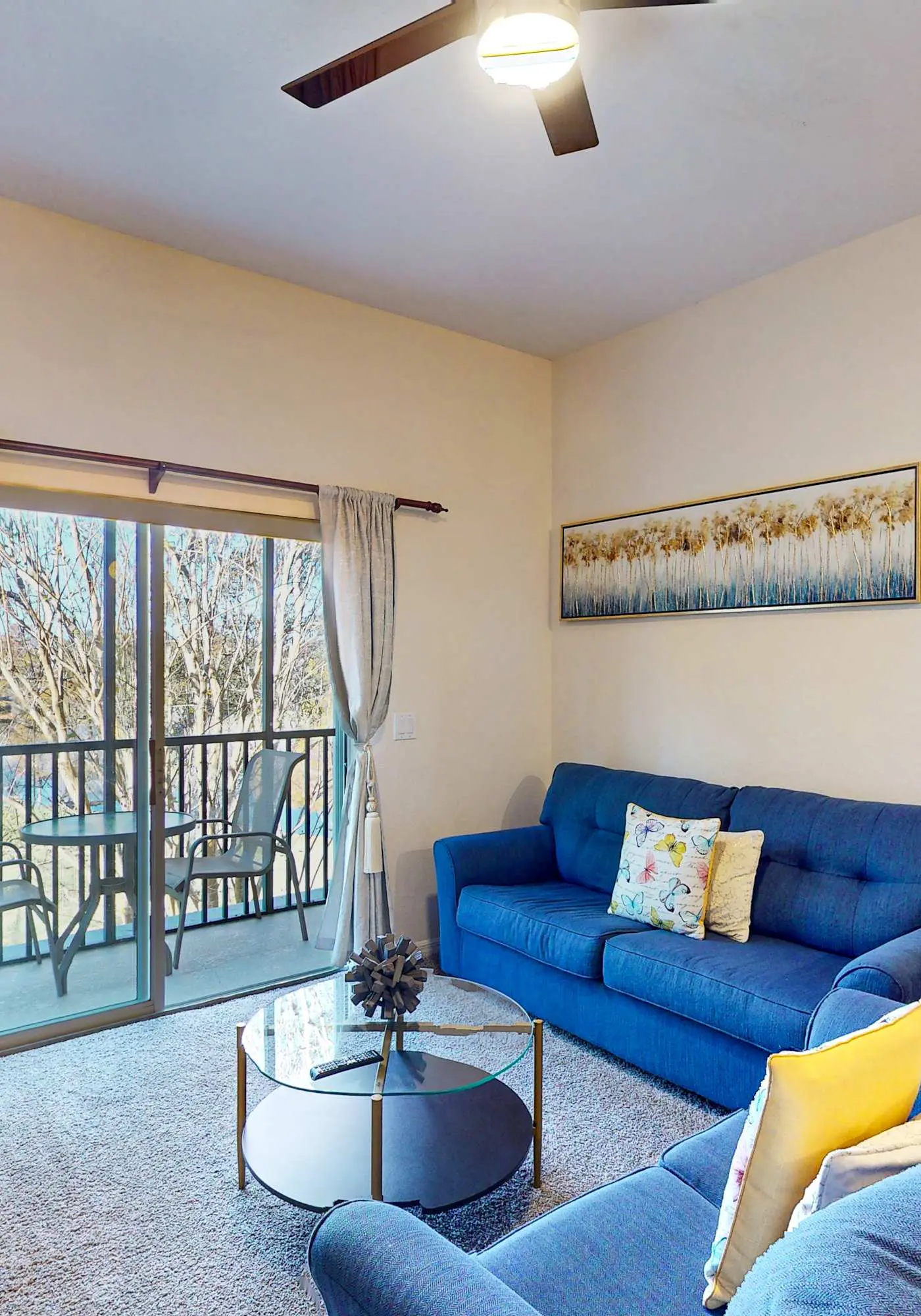 Comfortable condo with balcony, fast WiFi, AC, W/D, pools, hot tub & tennis