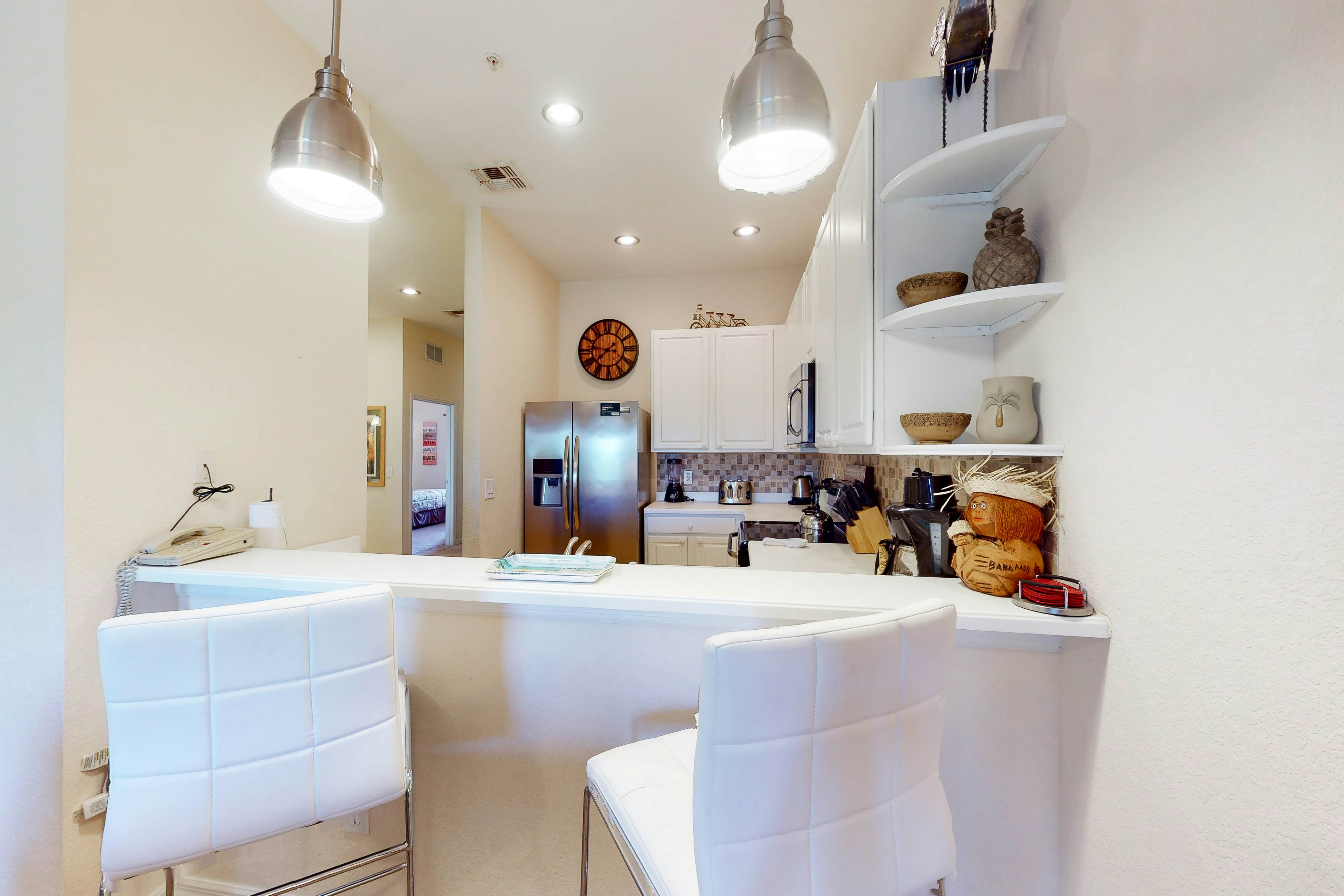 Bahama Bay Resort penthouse condo - lakefront, near Disney & other Orlando parks