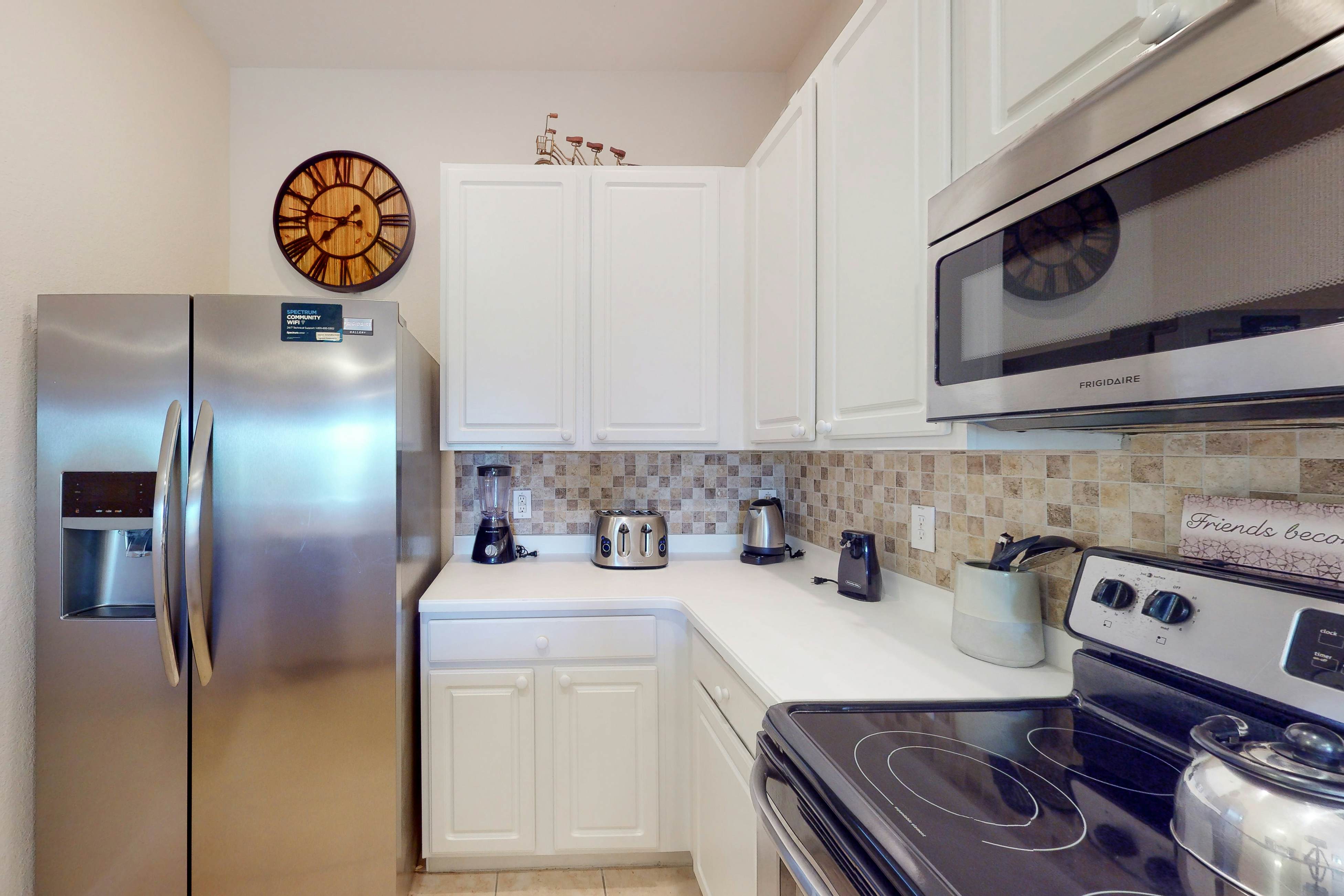 Bahama Bay Resort penthouse condo - lakefront, near Disney & other Orlando parks