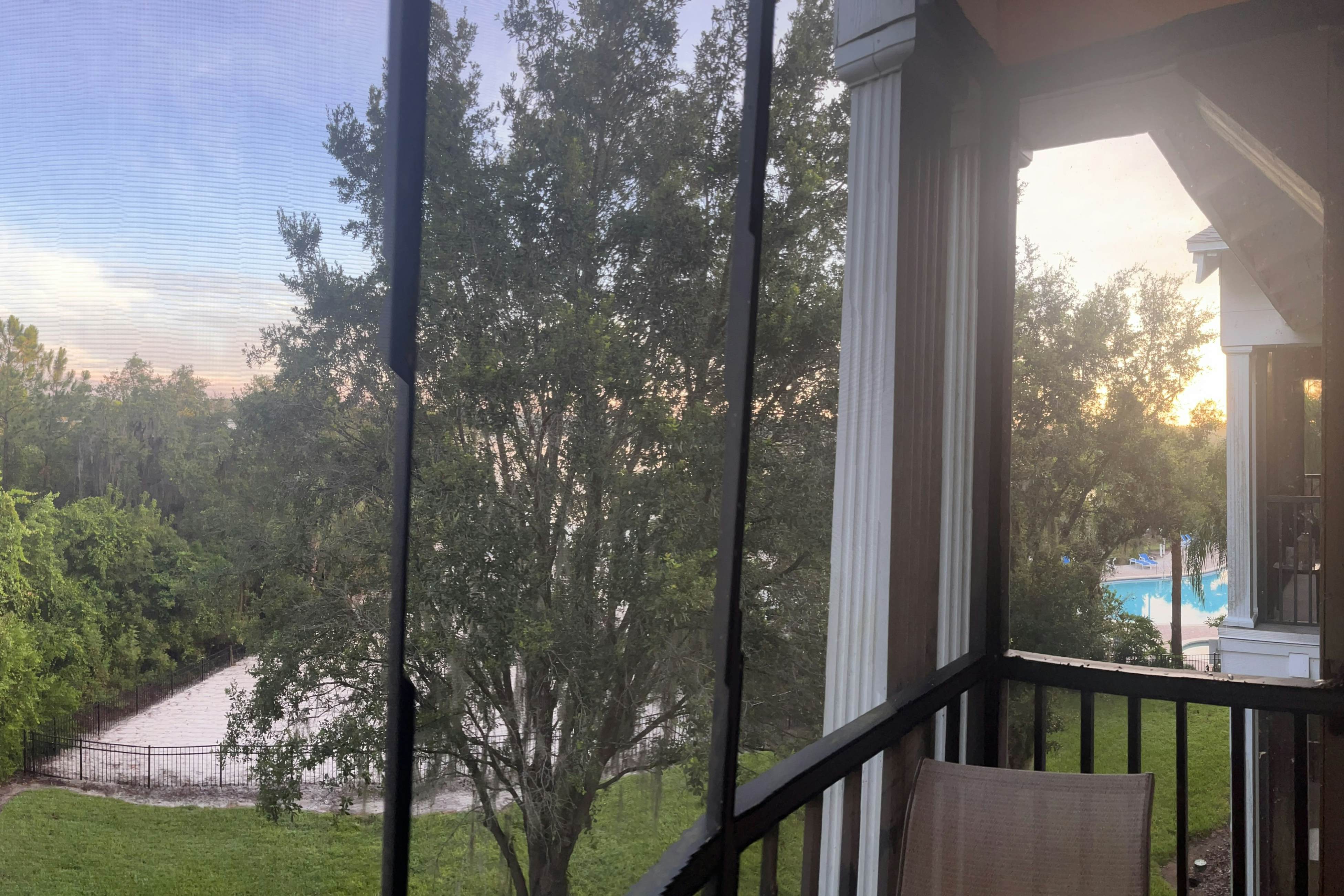 Bahama Bay Resort penthouse condo - lakefront, near Disney & other Orlando parks