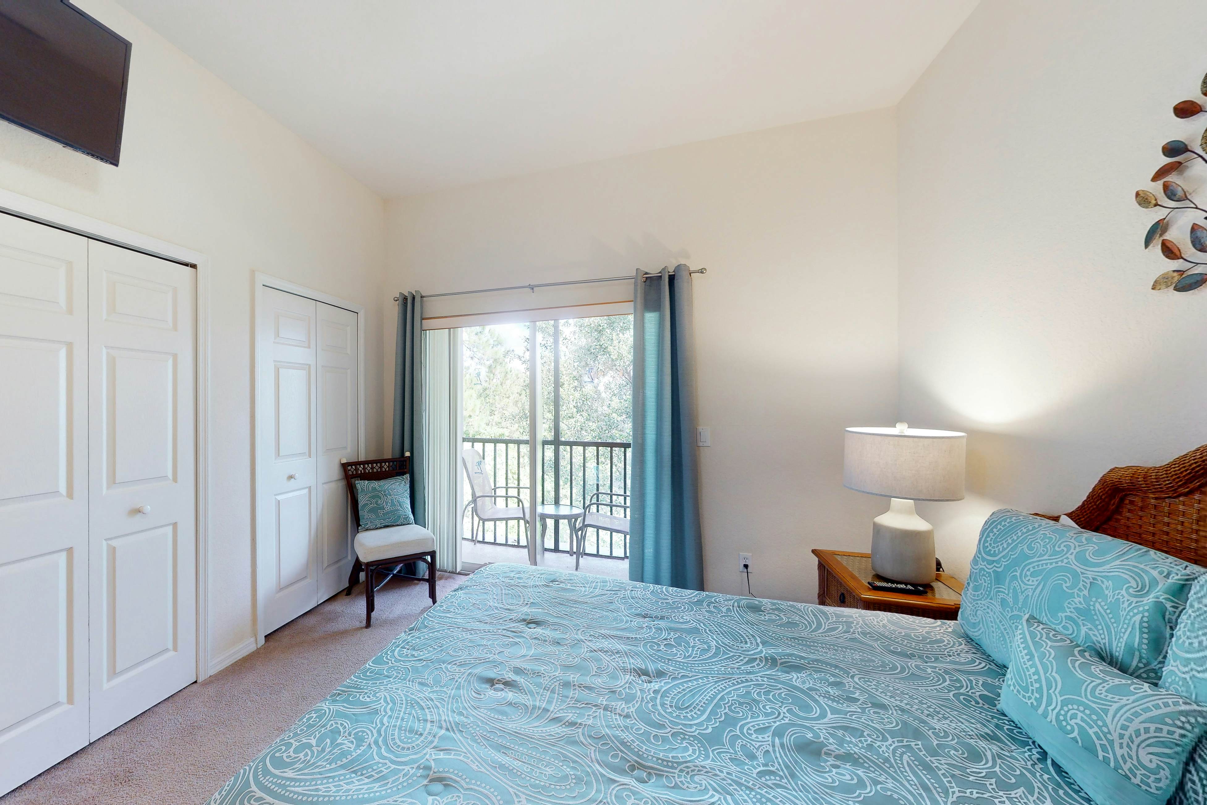 Bahama Bay Resort penthouse condo - lakefront, near Disney & other Orlando parks