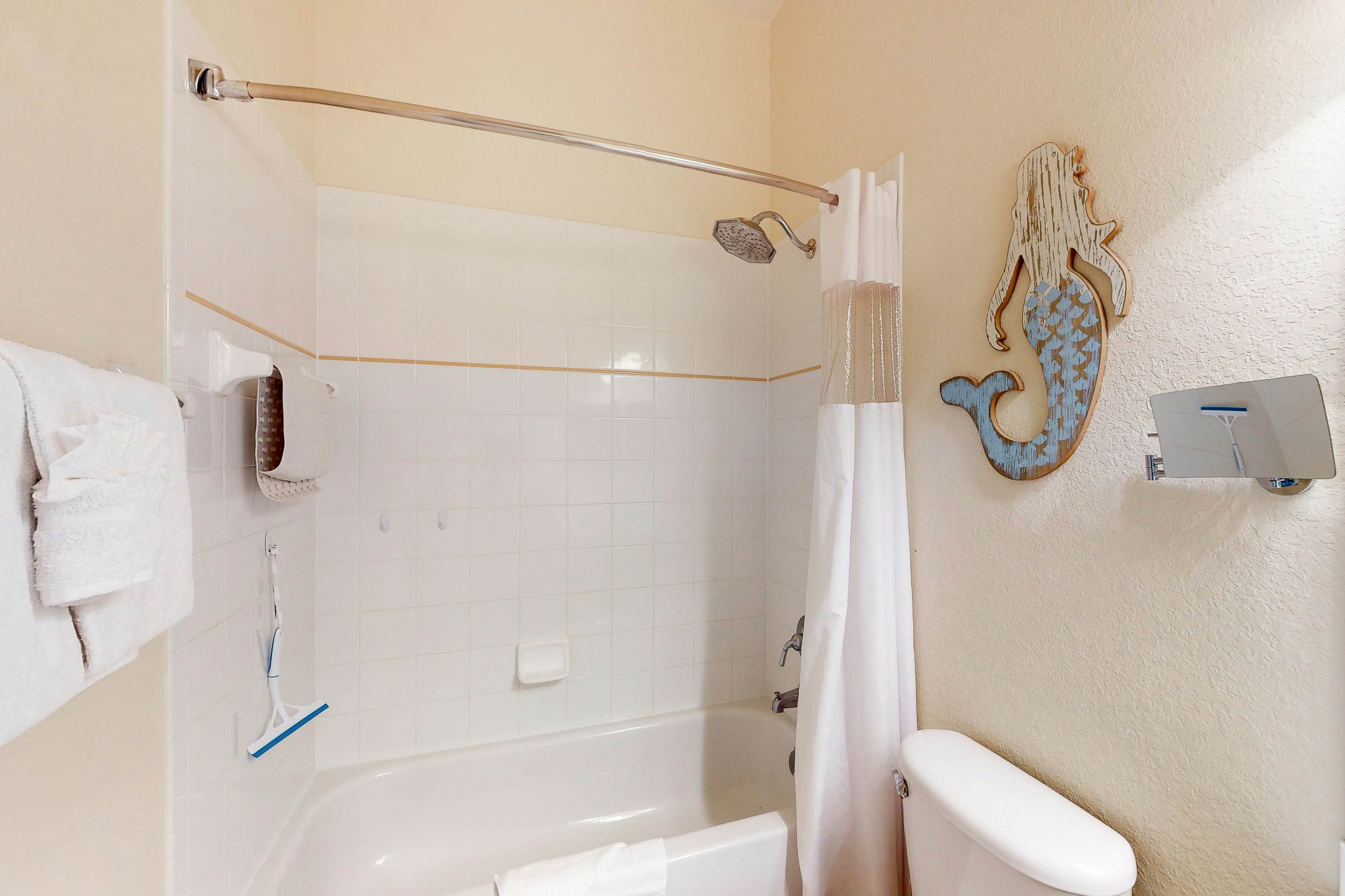 Bahama Bay Resort penthouse condo - lakefront, near Disney & other Orlando parks