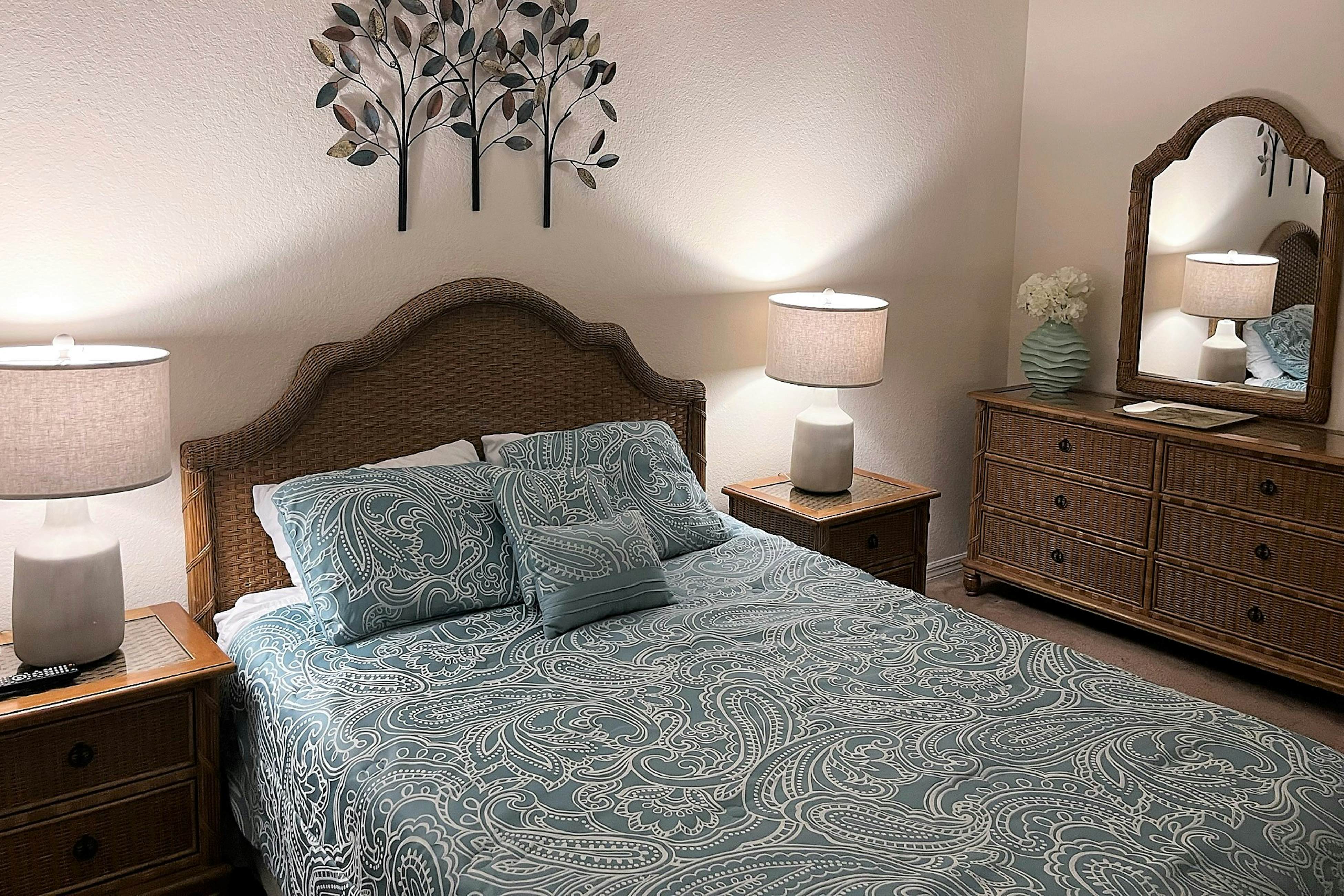 Bahama Bay Resort penthouse condo - lakefront, near Disney & other Orlando parks