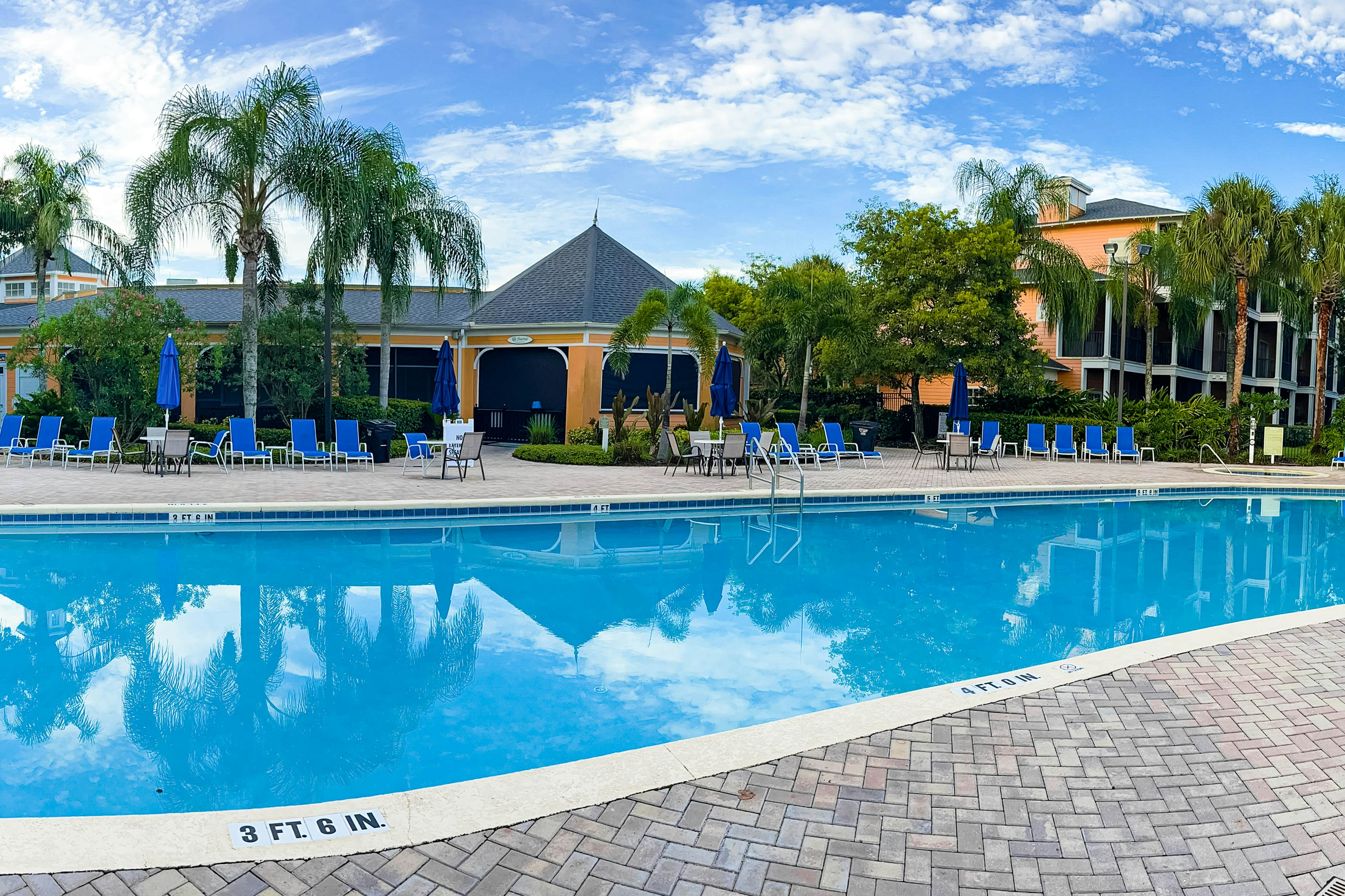 Bahama Bay Resort penthouse condo - lakefront, near Disney & other Orlando parks