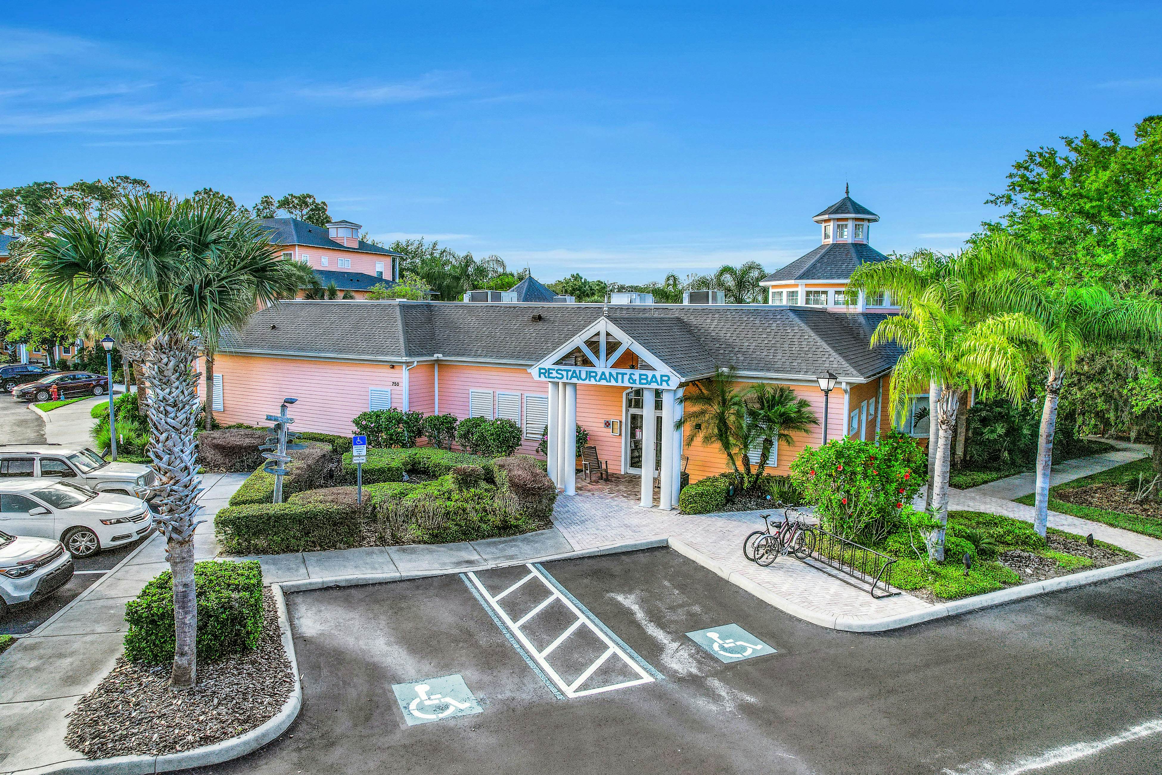 Bahama Bay Resort penthouse condo - lakefront, near Disney & other Orlando parks