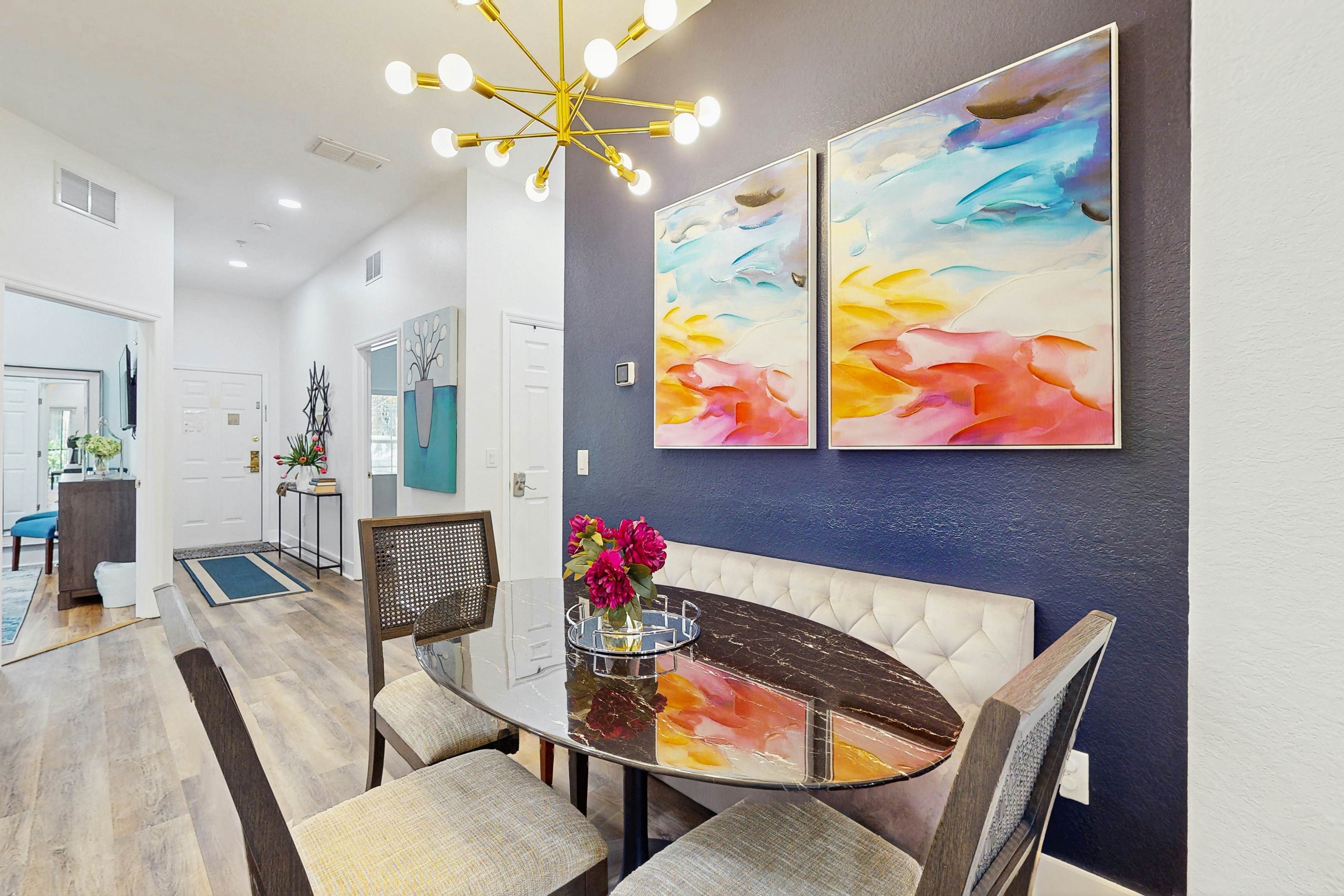 Charming Condo - 1st floor w/ pools, hot tub, beach, & fitness center