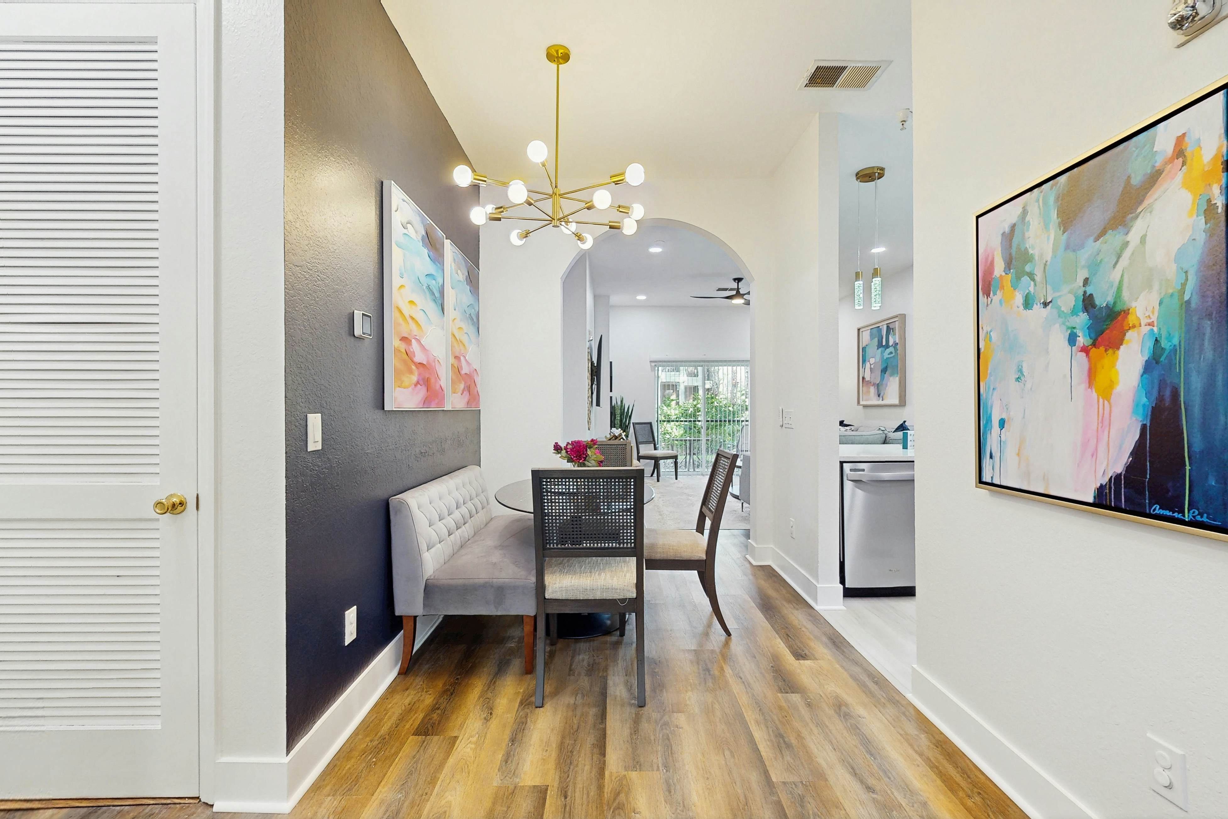 Charming Condo - 1st floor w/ pools, hot tub, beach, & fitness center