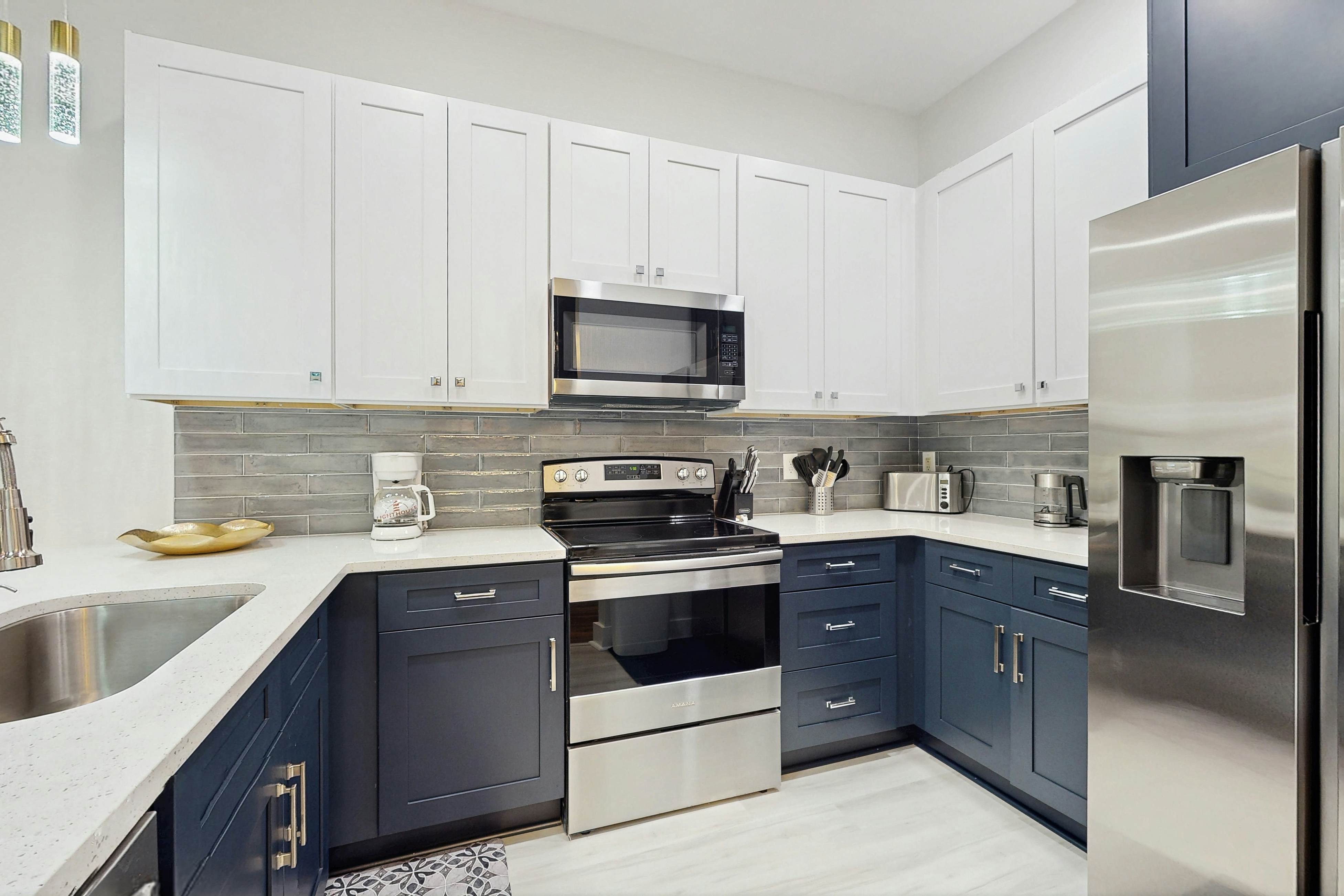 Charming Condo - 1st floor w/ pools, hot tub, beach, & fitness center