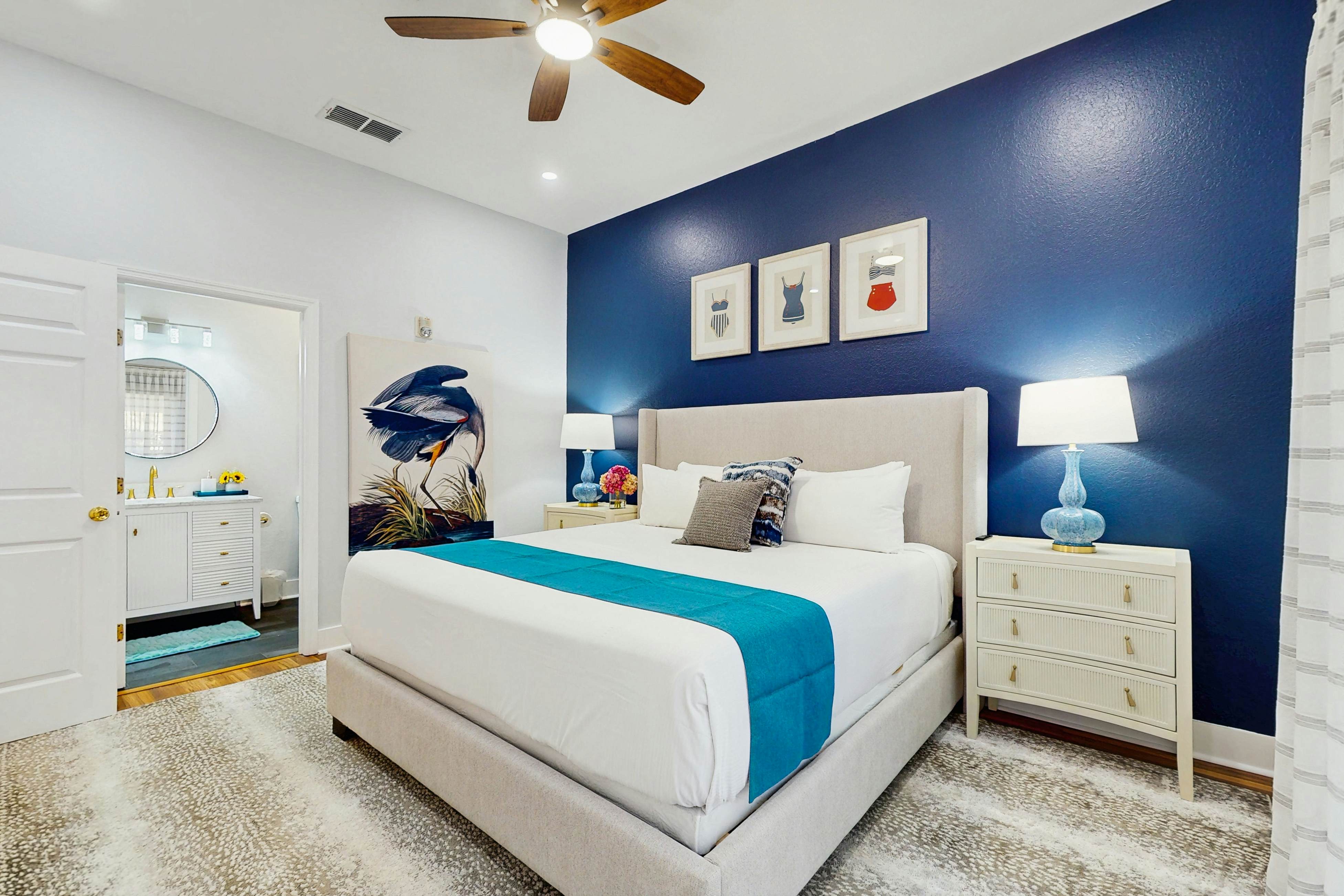 Charming Condo - 1st floor w/ pools, hot tub, beach, & fitness center