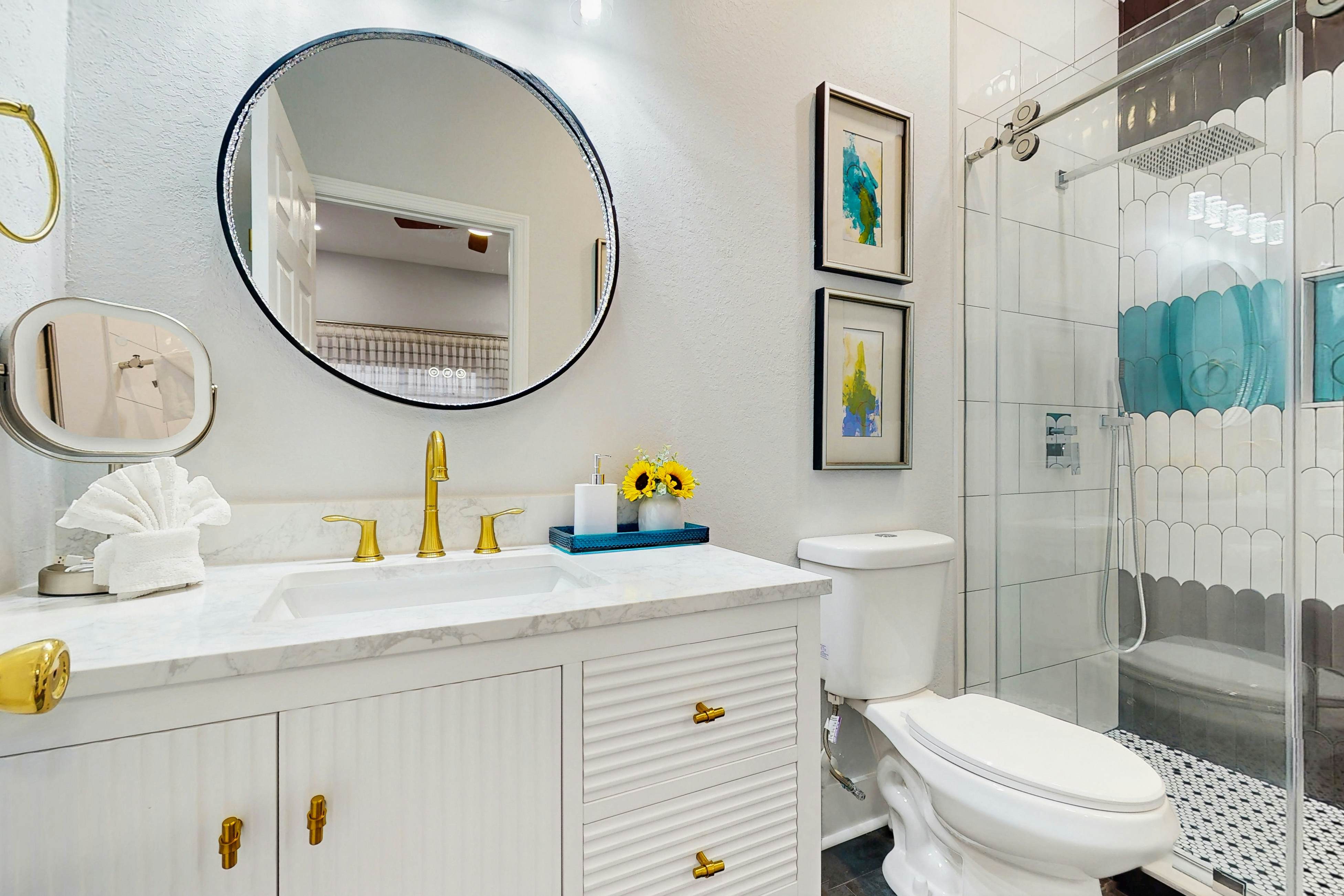 Charming Condo - 1st floor w/ pools, hot tub, beach, & fitness center