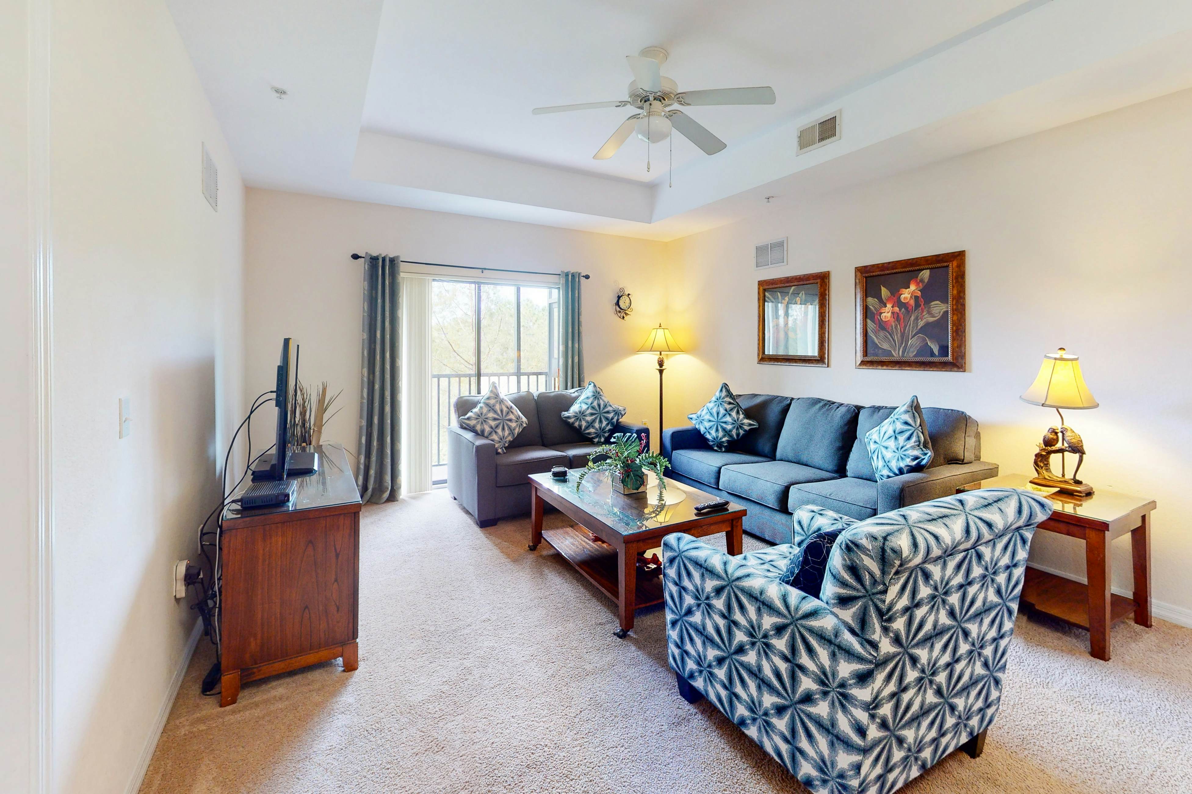 Fourth Floor Condo w/ Shared Pools, Hot Tub, Central AC - Near Theme Parks