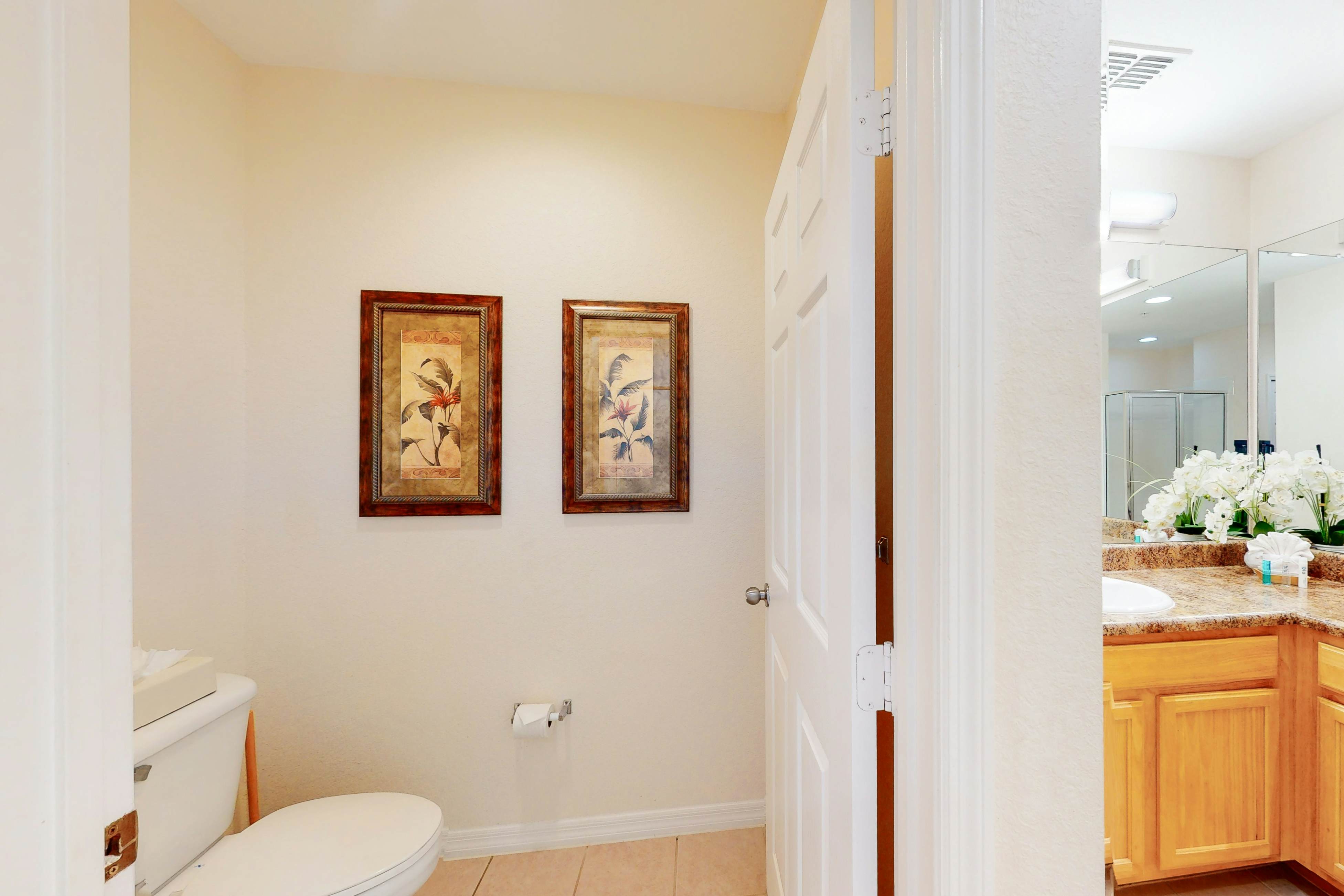 Fourth Floor Condo w/ Shared Pools, Hot Tub, Central AC - Near Theme Parks