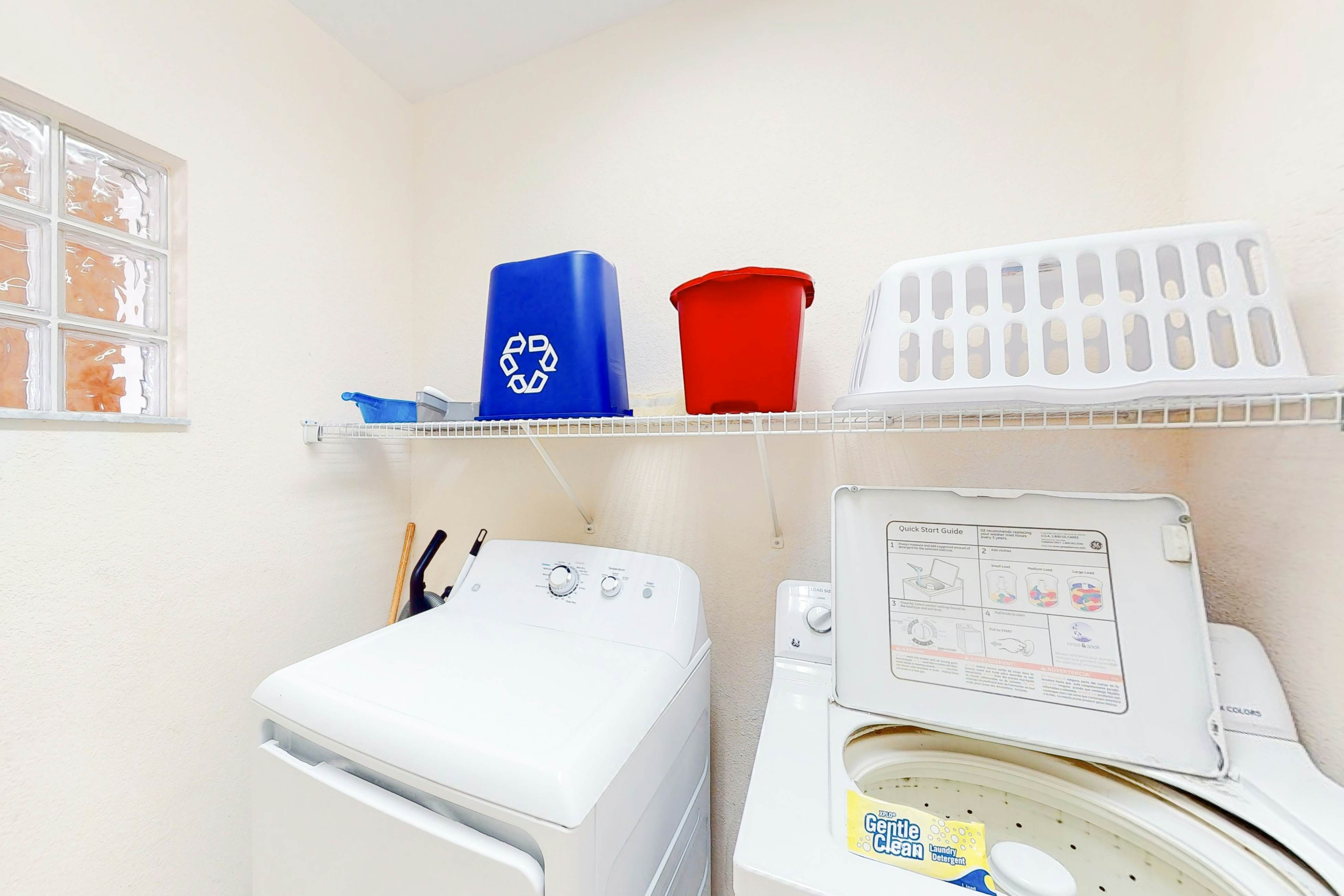 Fourth Floor Condo w/ Shared Pools, Hot Tub, Central AC - Near Theme Parks