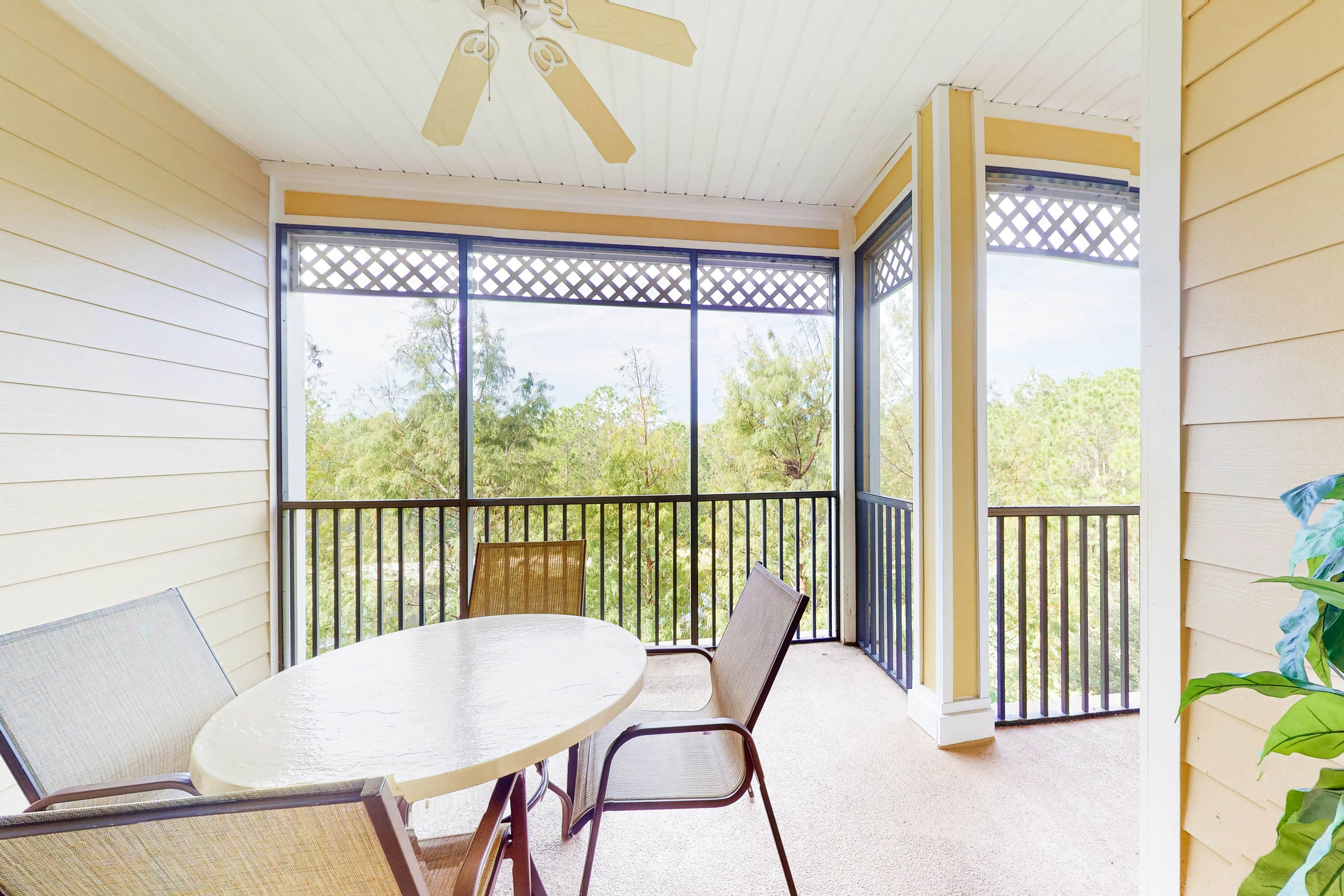 Fourth Floor Condo w/ Shared Pools, Hot Tub, Central AC - Near Theme Parks