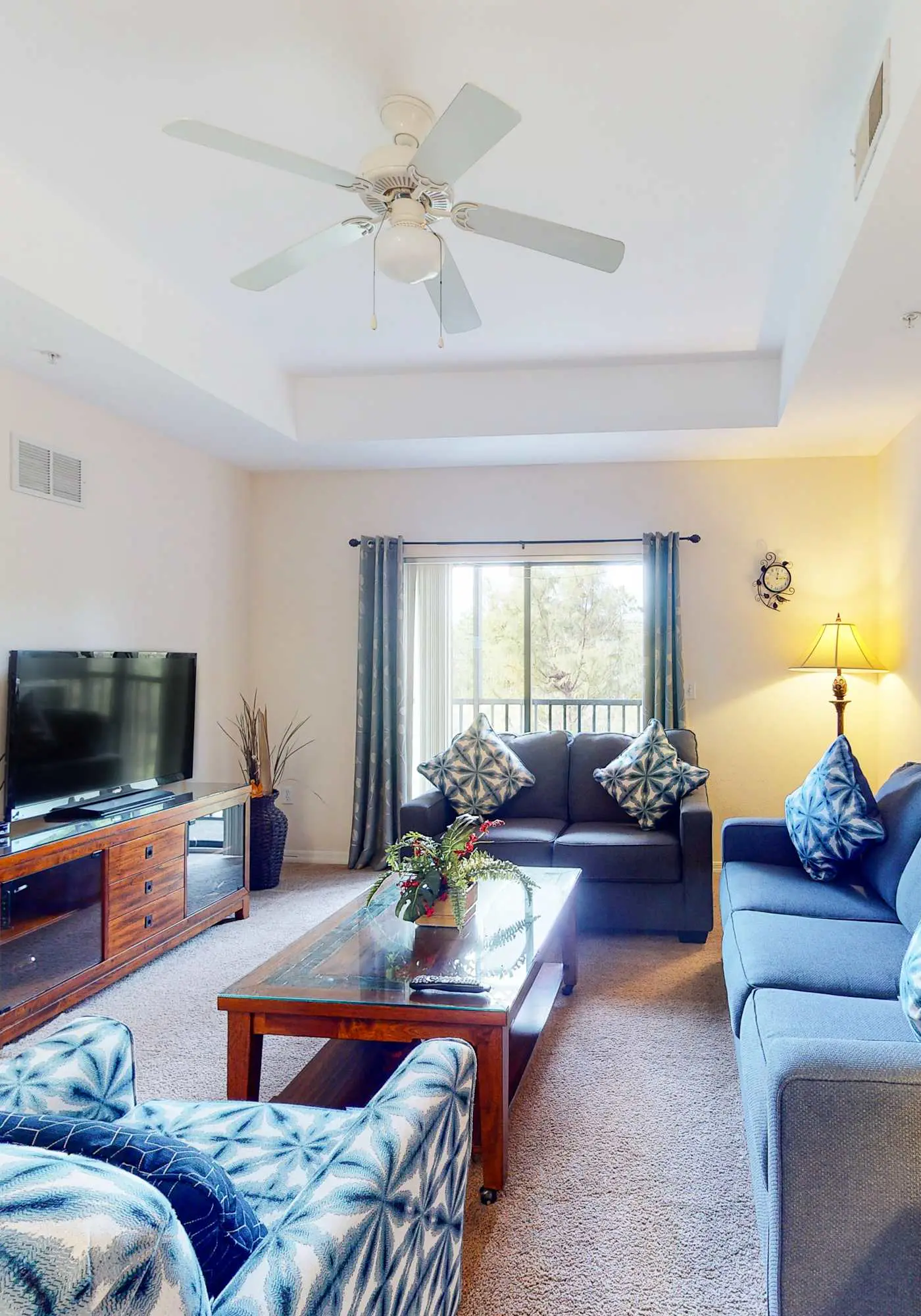 Fourth Floor Condo w/ Shared Pools, Hot Tub, Central AC - Near Theme Parks