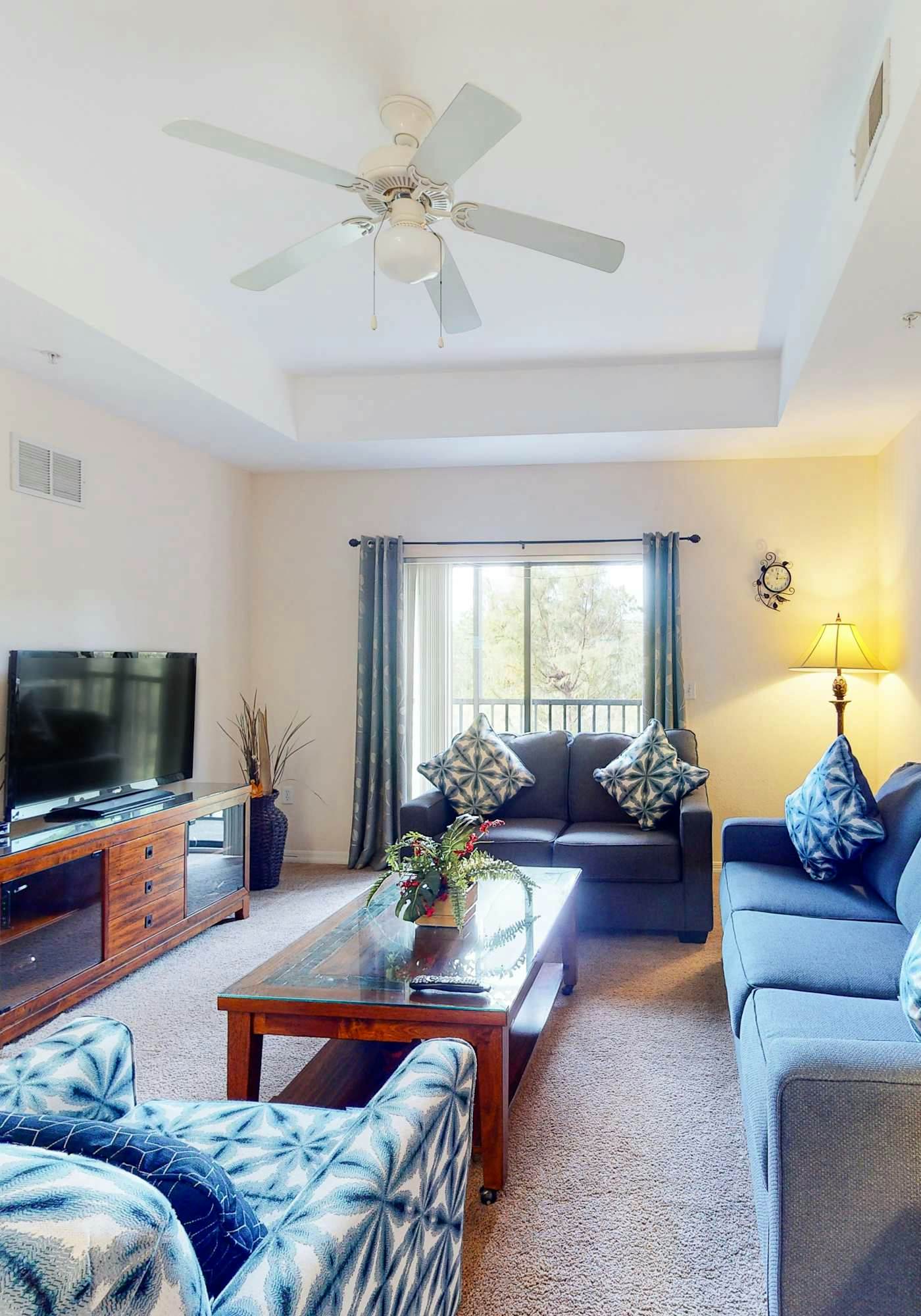 Fourth Floor Condo w/ Shared Pools, Hot Tub, Central AC - Near Theme Parks