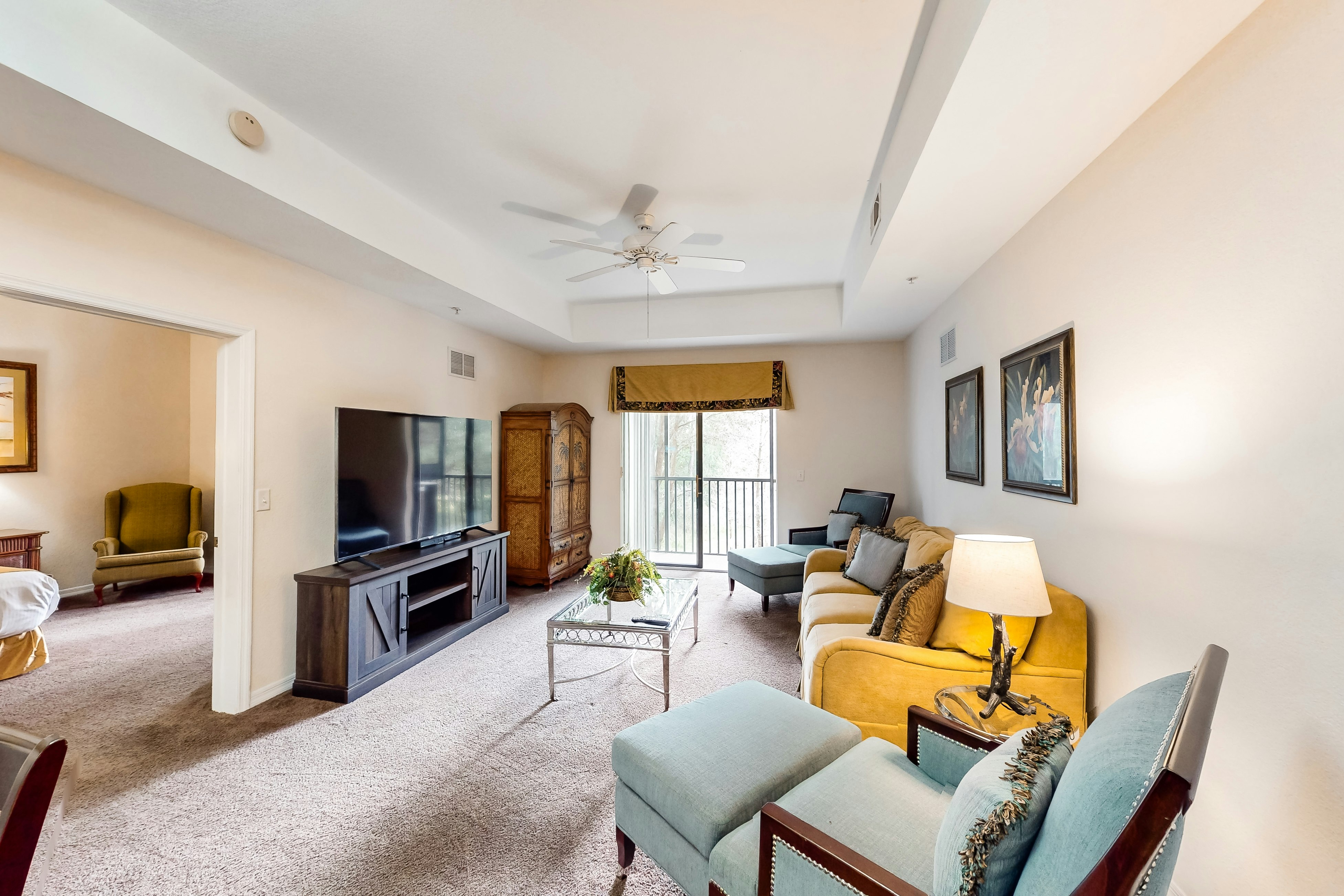 2nd-floor condo near parks with pools, hot tub, & balcony