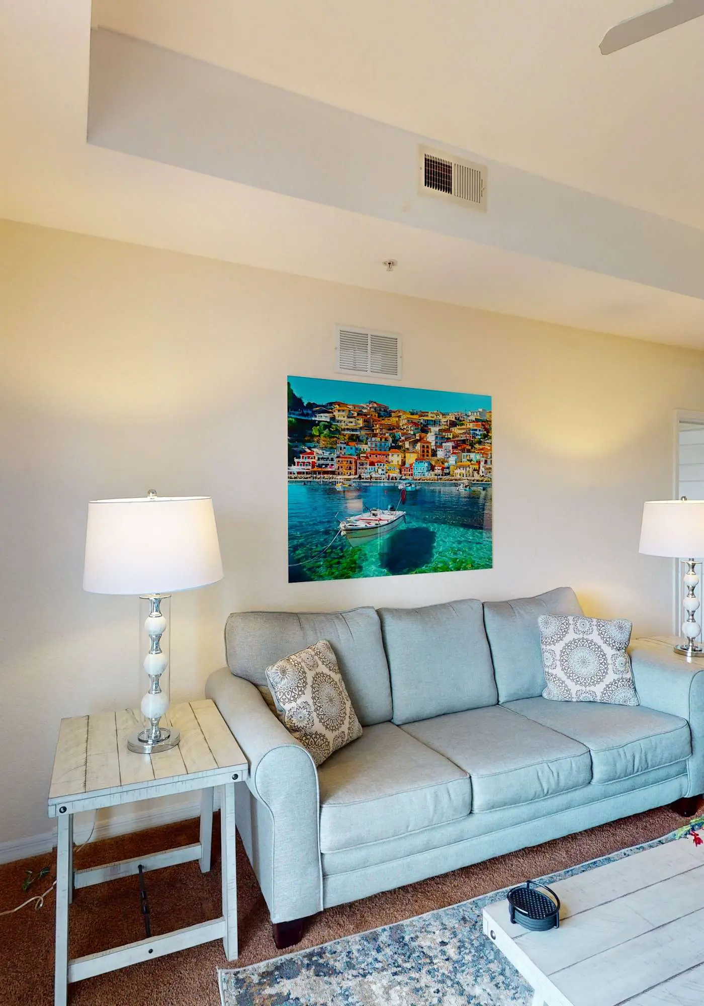 4th floor condo w/ shared pools, hot tub, gym, balcony, sauna, near theme parks