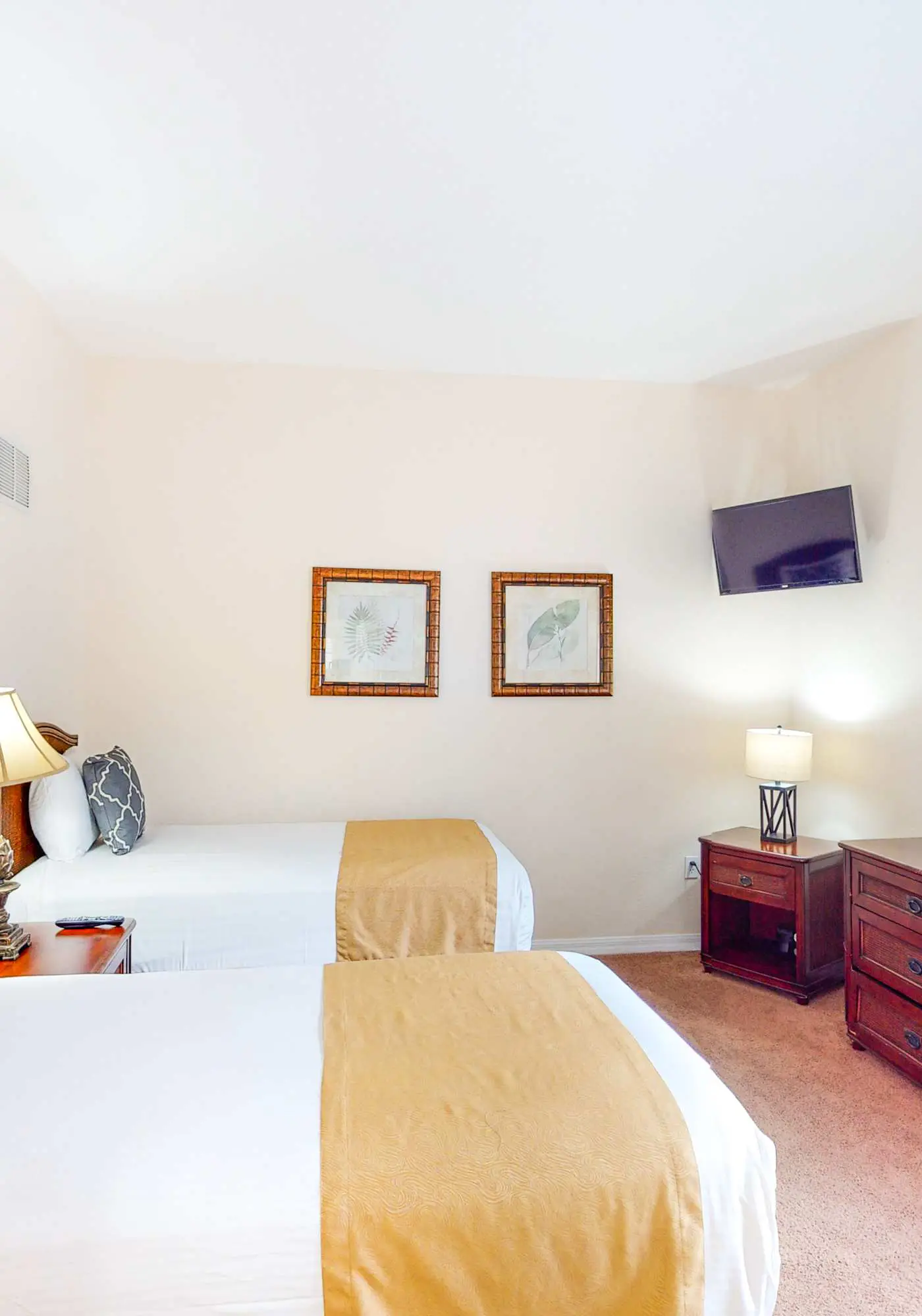 1st floor condo w/ sauna, shared pools, patio, limited-mobility access, gym