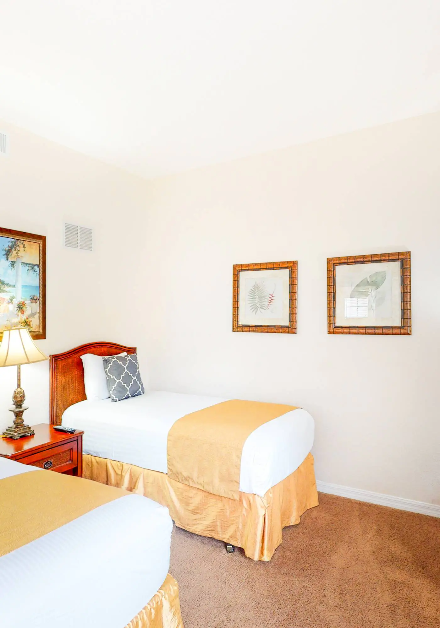 1st floor condo w/ sauna, shared pools, patio, limited-mobility access, gym