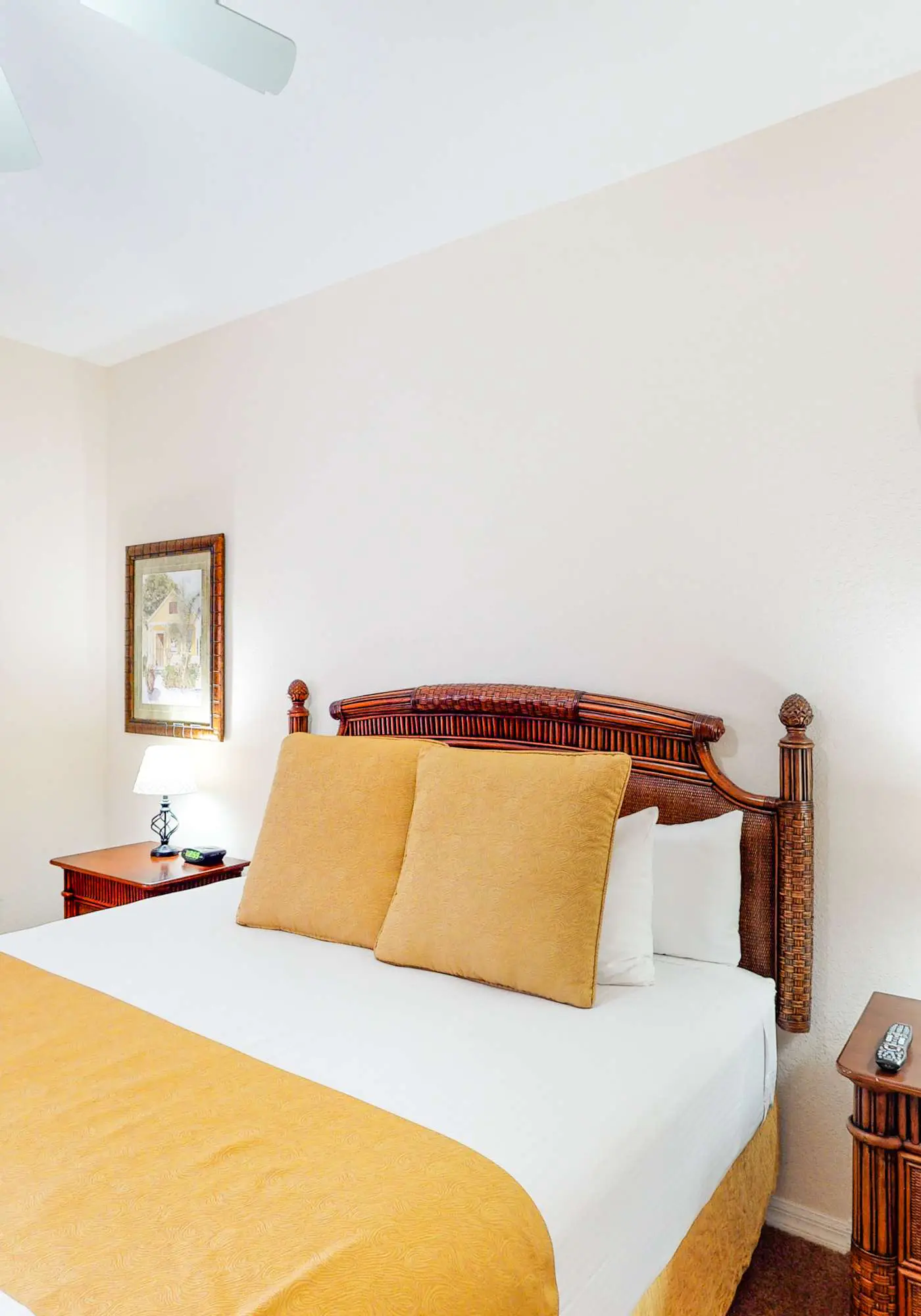 1st floor condo w/ sauna, shared pools, patio, limited-mobility access, gym