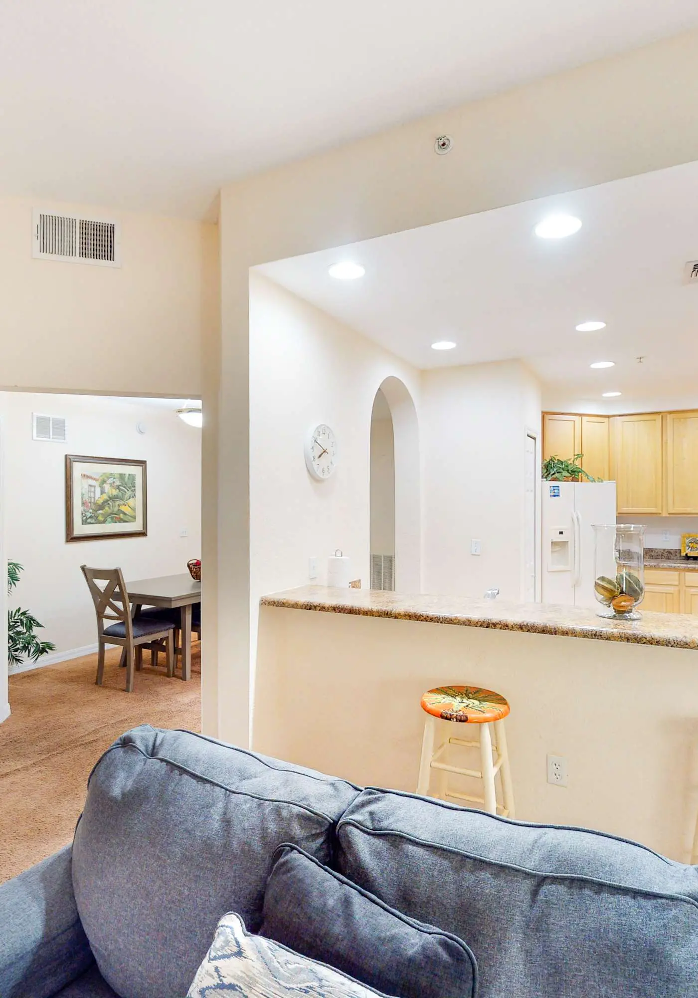 1st floor condo w/ sauna, shared pools, patio, limited-mobility access, gym